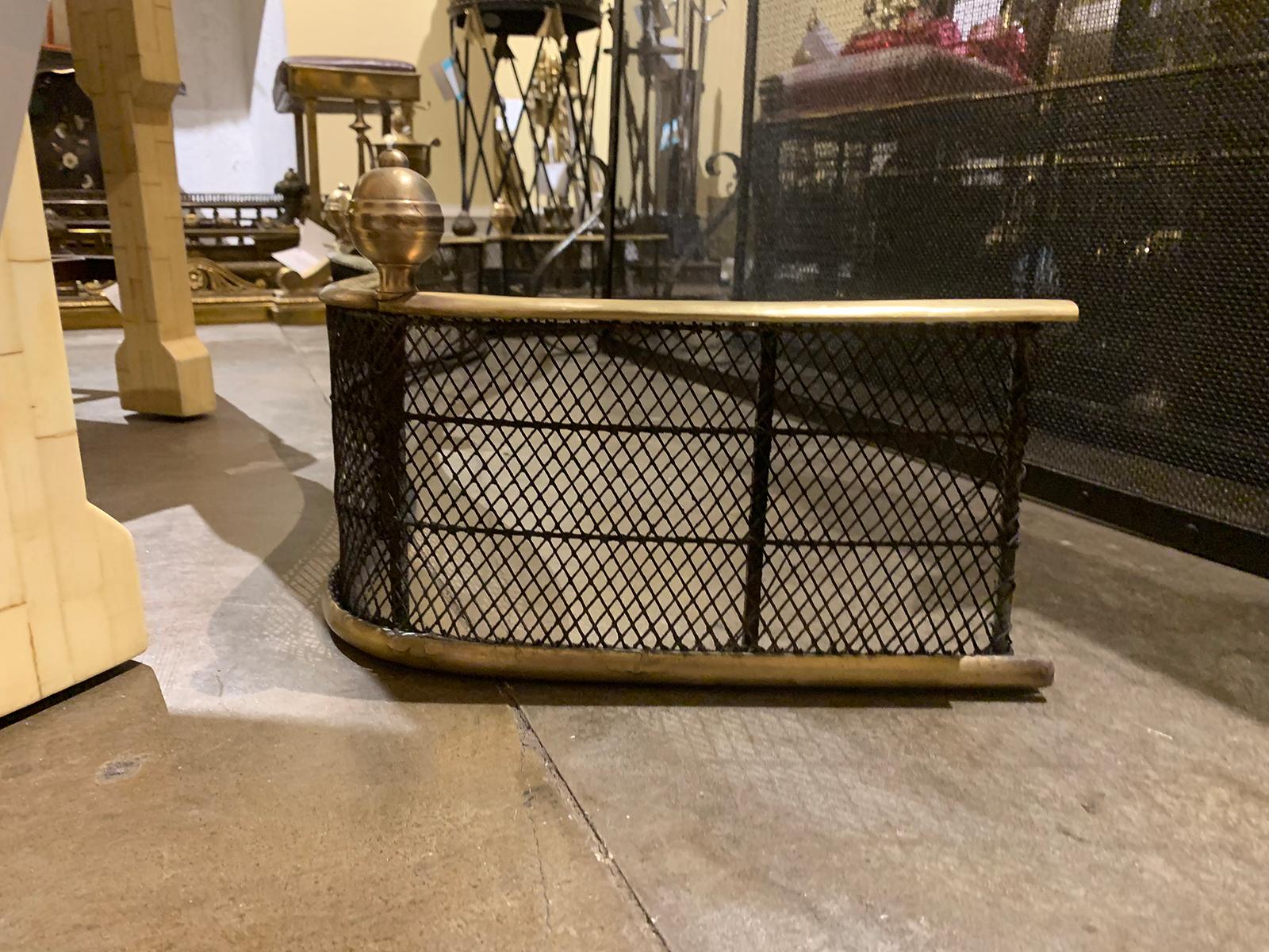 English Brass and Wire Nursery Fender, circa 1800 For Sale 2