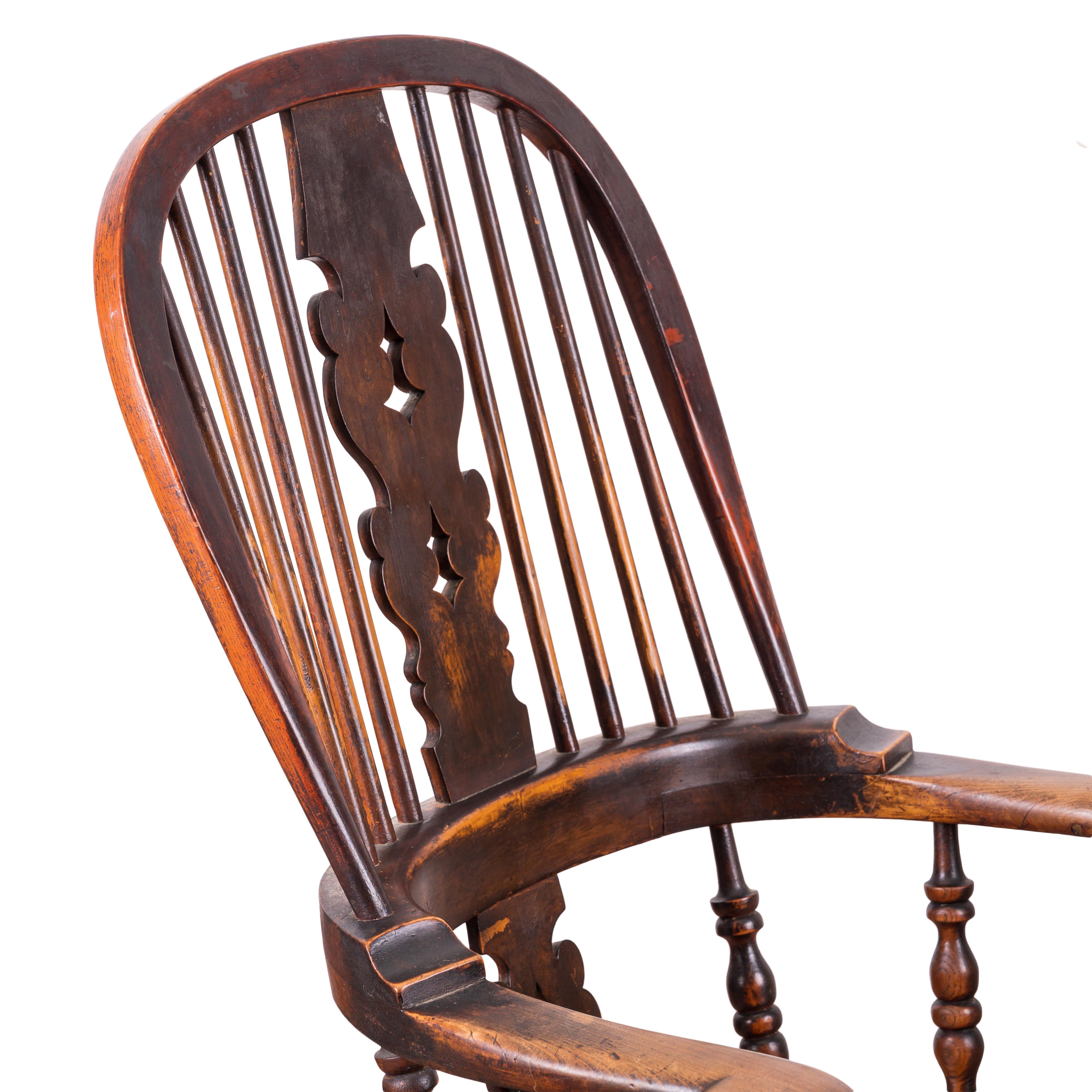 English Broad Arm Windsor Chair For Sale 2