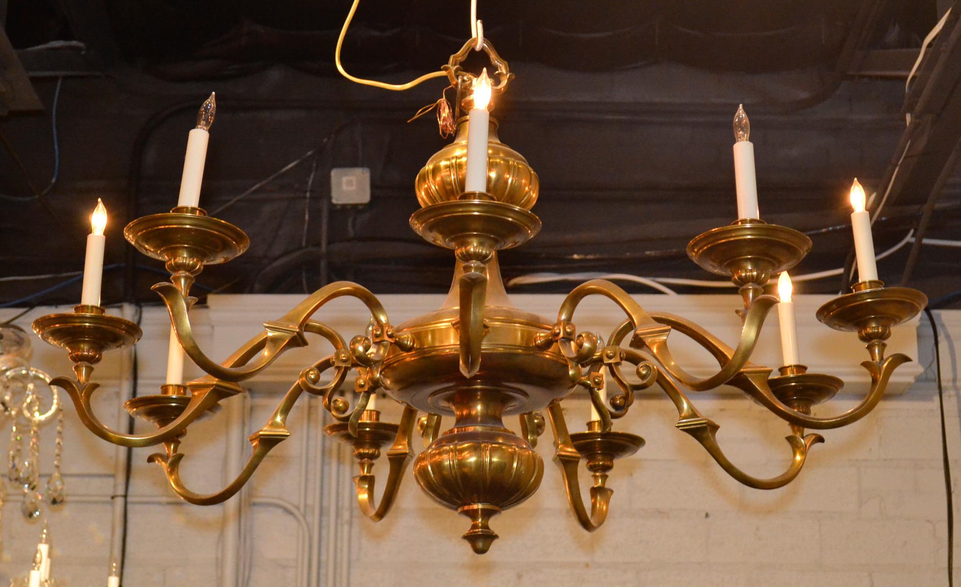 English Bronze 9-Light Chandelier (Englisch)