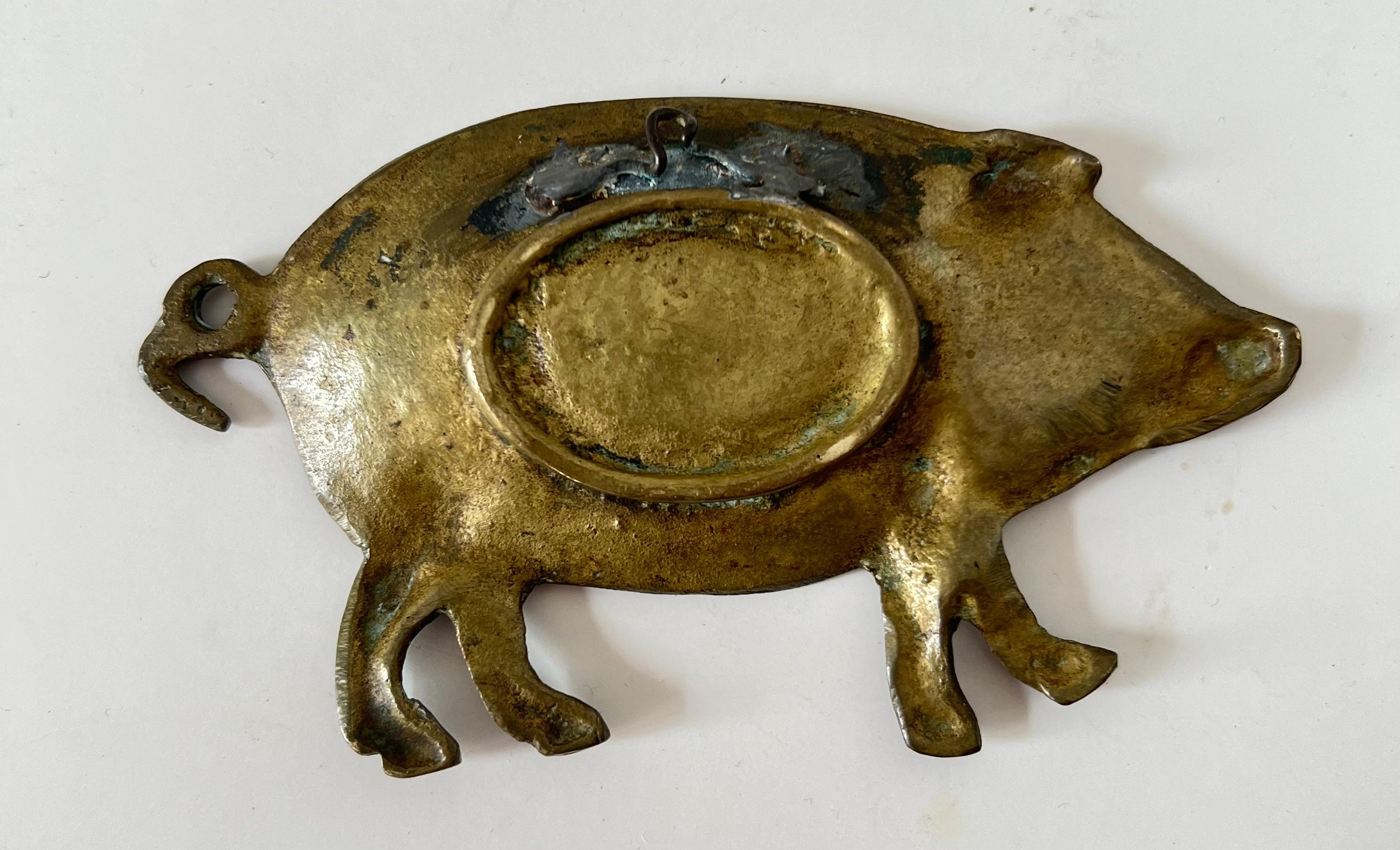 English Bronze Dish in the Shape of a Pig  For Sale 2