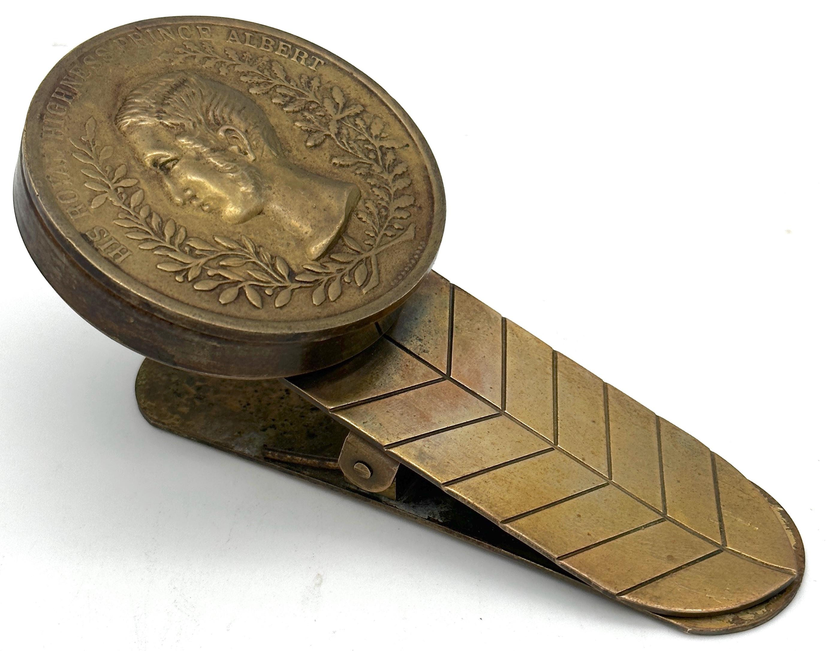 Englische Bronze-Schreibtischklammer „His Royal Highness Prince Albert“ aus englischer Bronze   (20. Jahrhundert) im Angebot