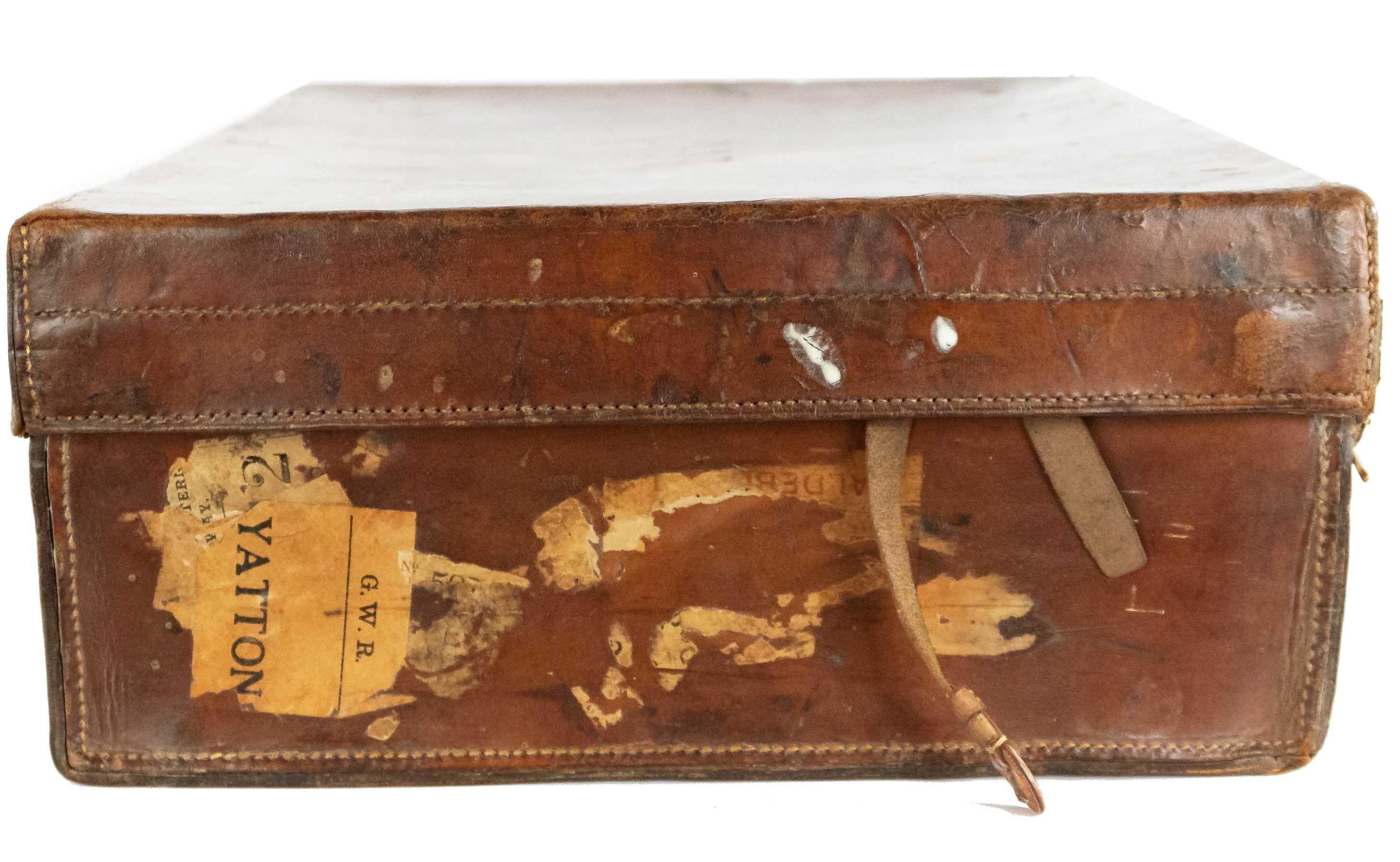 British English Brown Leather Valise For Sale