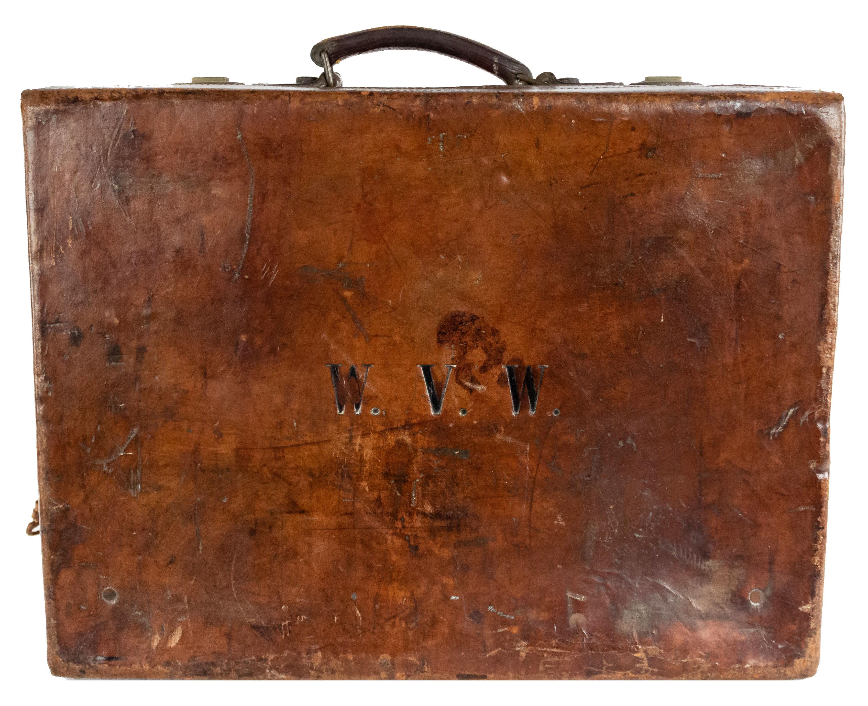 Hand-Crafted English Brown Leather Valise For Sale
