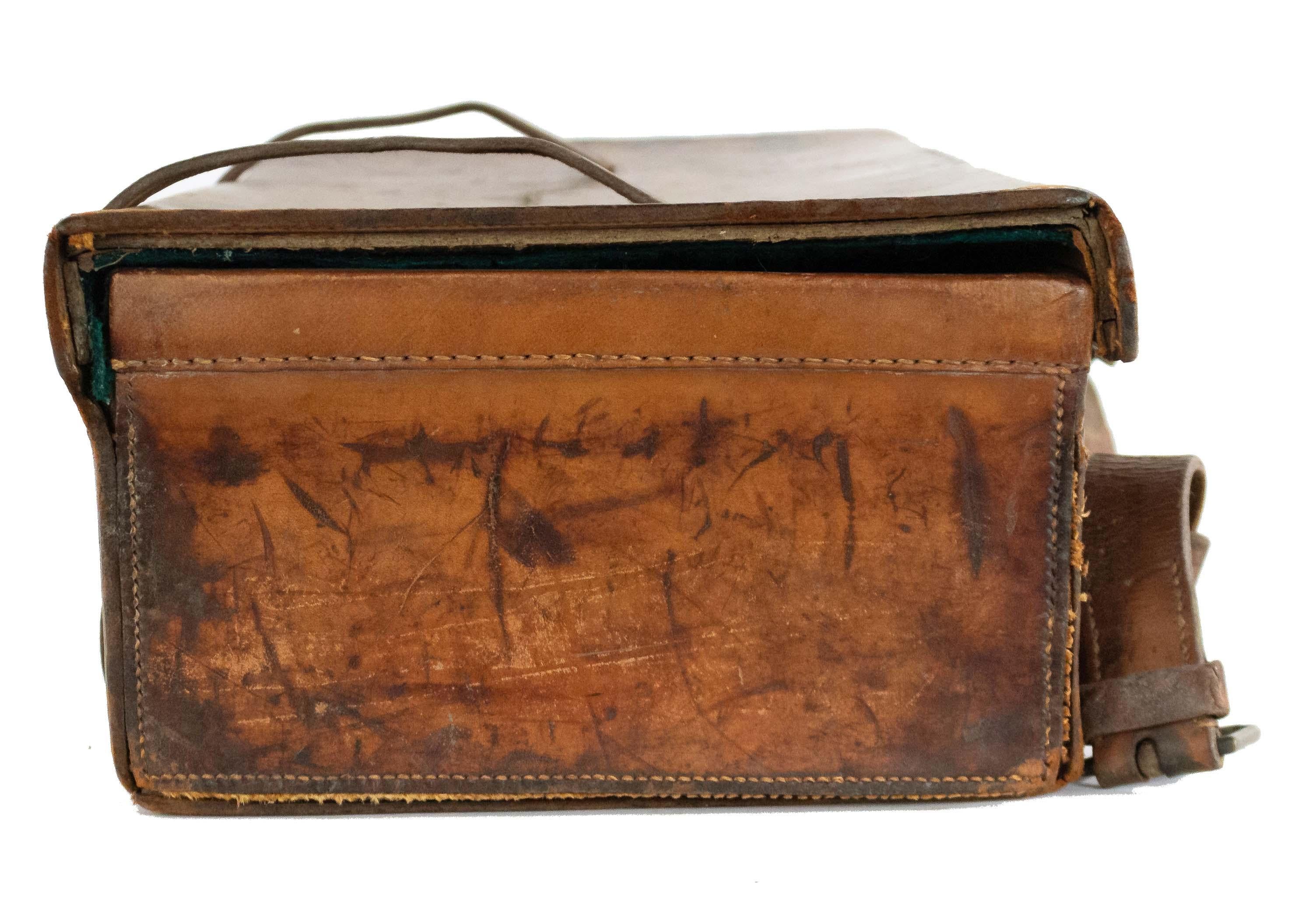 English Brown Leather Valise For Sale 1