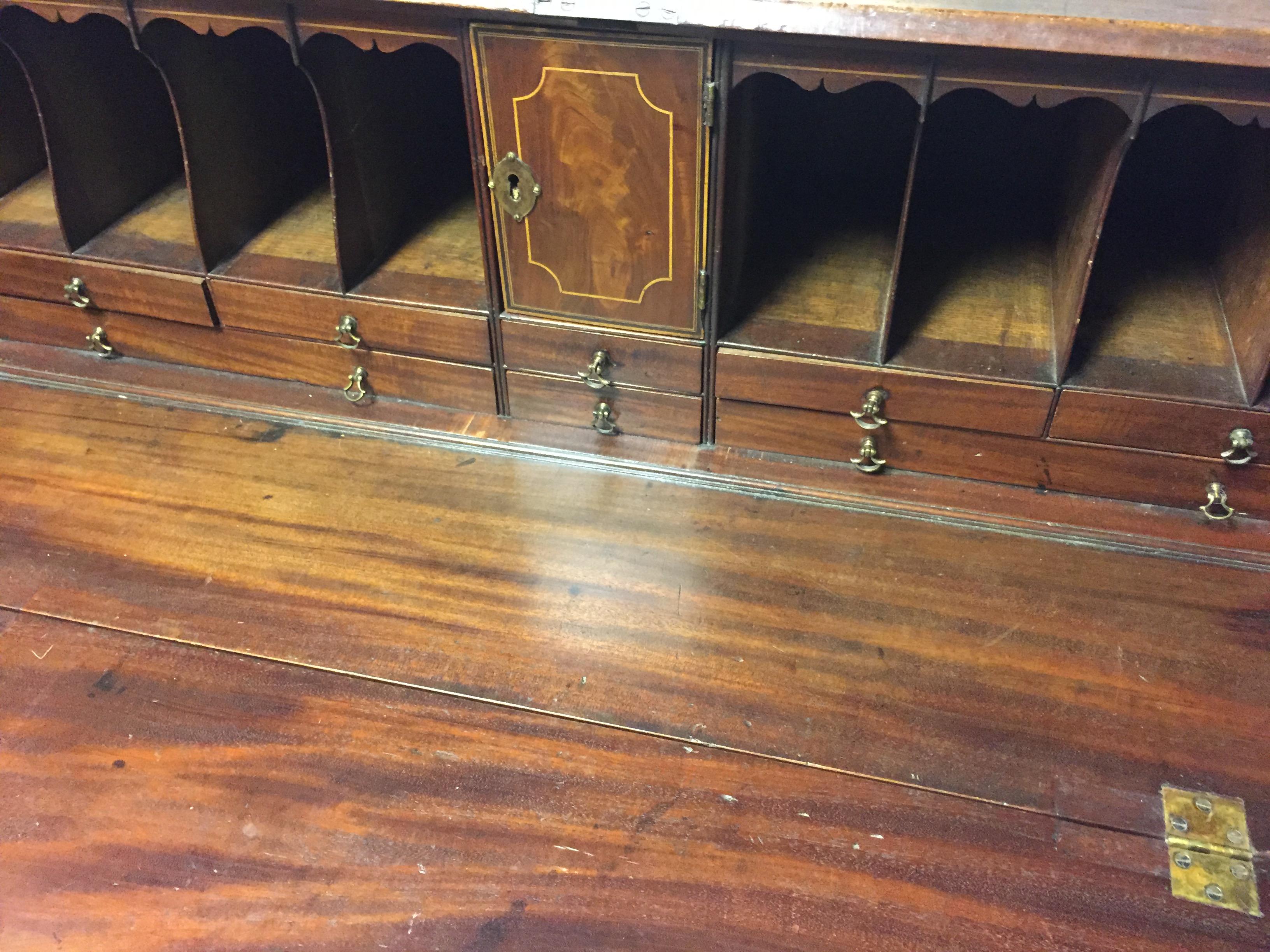 English Bureau Desk with Inlay In Good Condition For Sale In Athens, GA