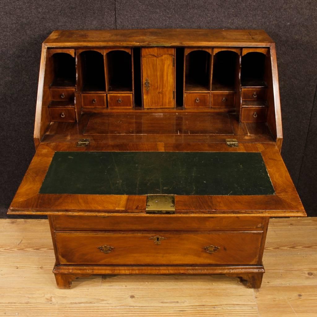 English Bureau in Inlaid Mahogany, Maple and Fruitwood from 19th Century In Fair Condition In Vicoforte, Piedmont