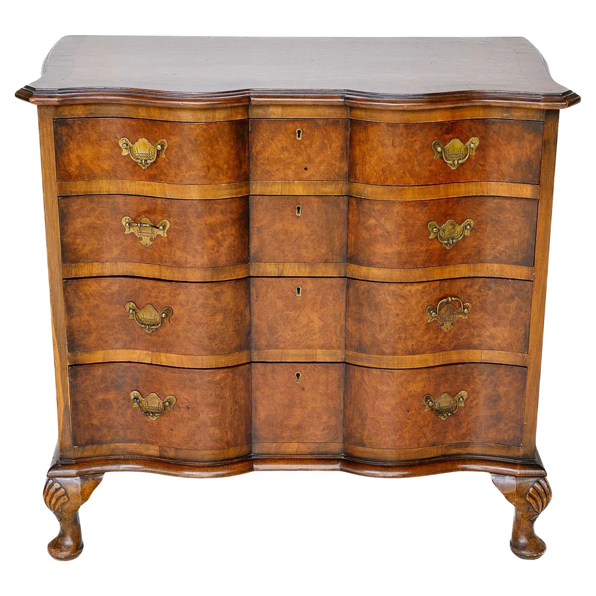 English Burl Walnut Serpentine Chest, 19th Century in vendita