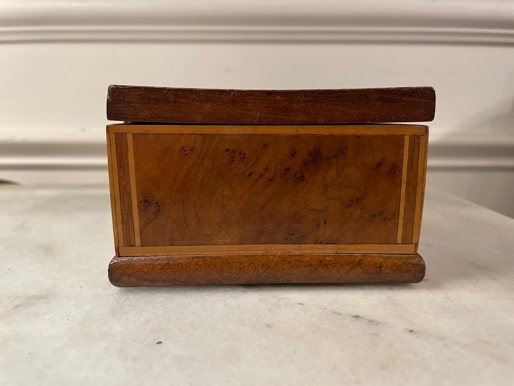 20th Century English Burl Wood Veneered Box with Inlaid Borders For Sale