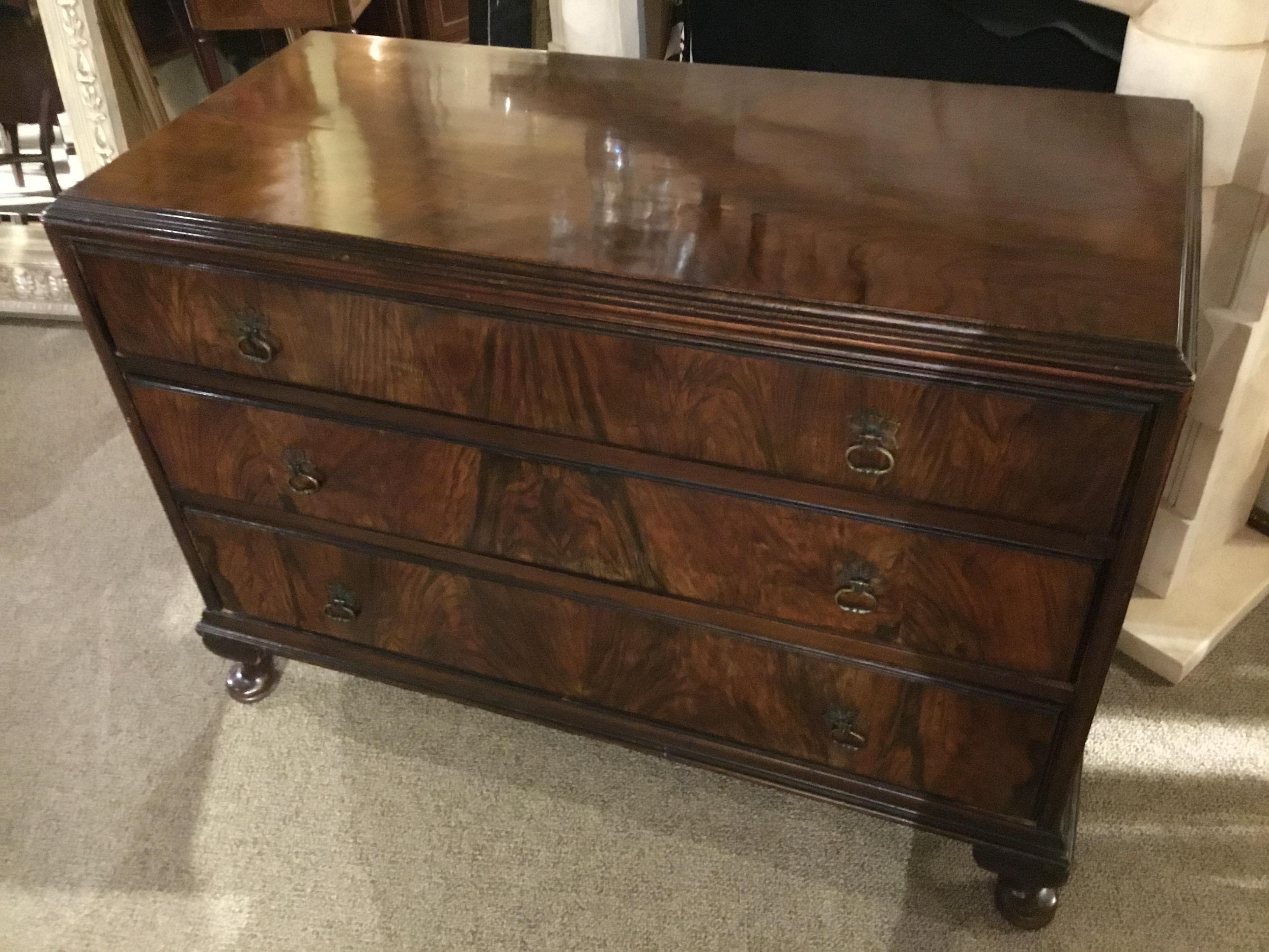 British English Burled Walnut Queen Anne Style Chest, 19th Century, Three Drawers