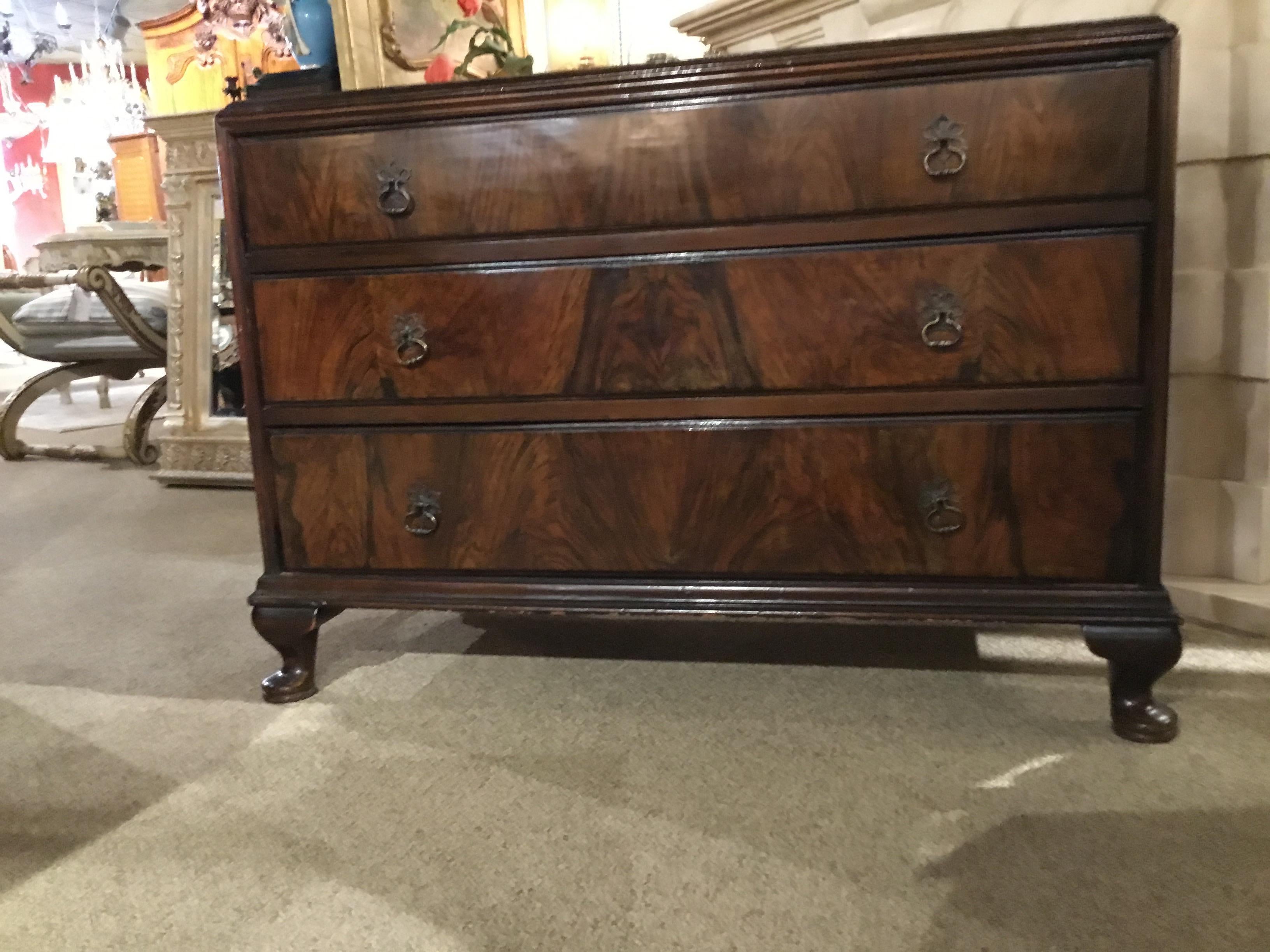 English Burled Walnut Queen Anne Style Chest, 19th Century, Three Drawers 3