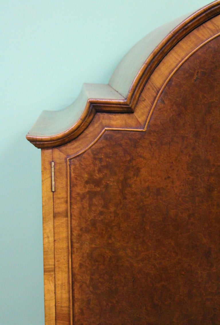 English Burr Walnut Dome Topped Linen Press bei 1stdibs