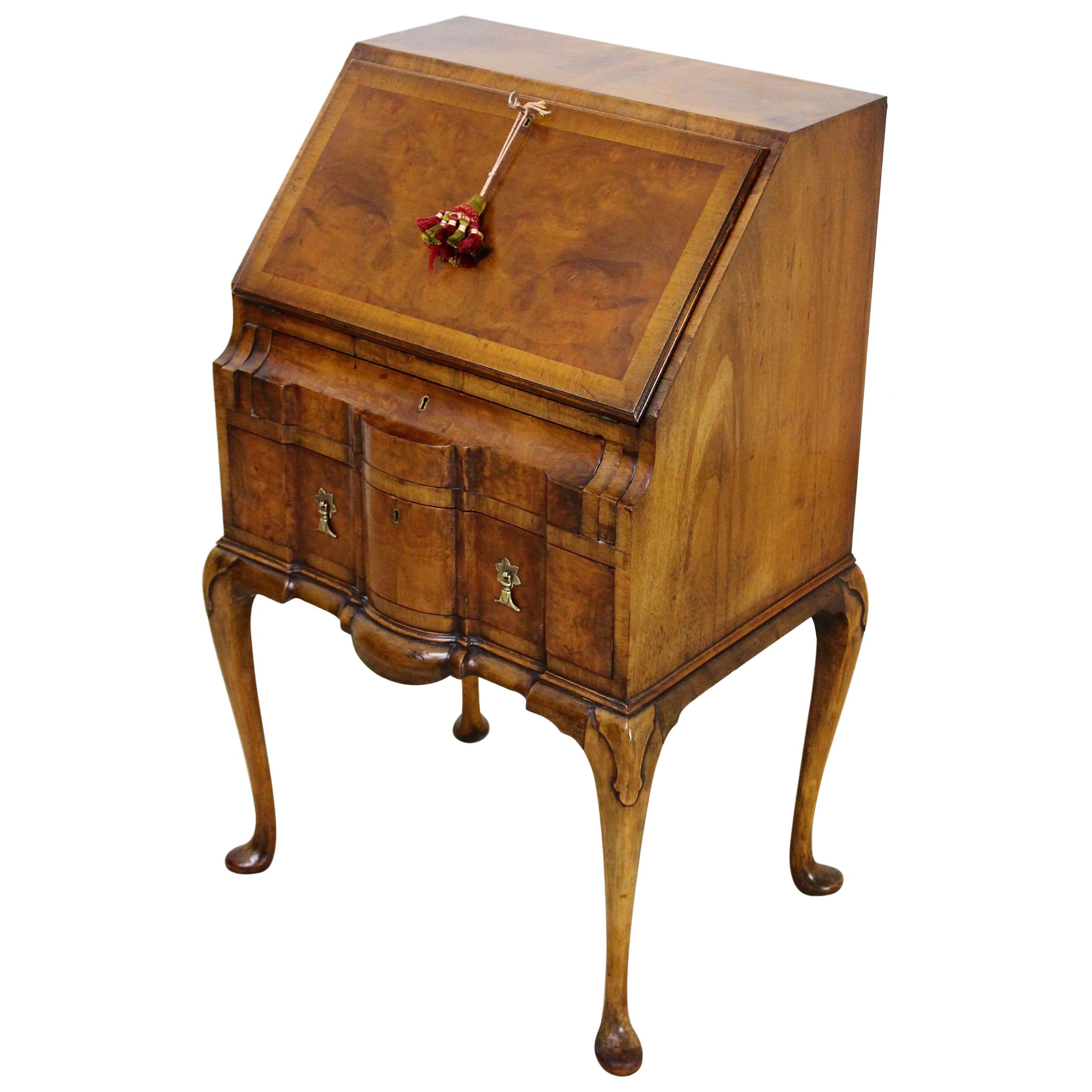 Queen Anne Desks 27 For Sale At 1stdibs >> Queen Anne Desks 27 For Sale At 1stdibs Queen Anne Desks 27 For Sale At 1stdibs >> Queen Anne Desks 27 For Sale At 1stdibs