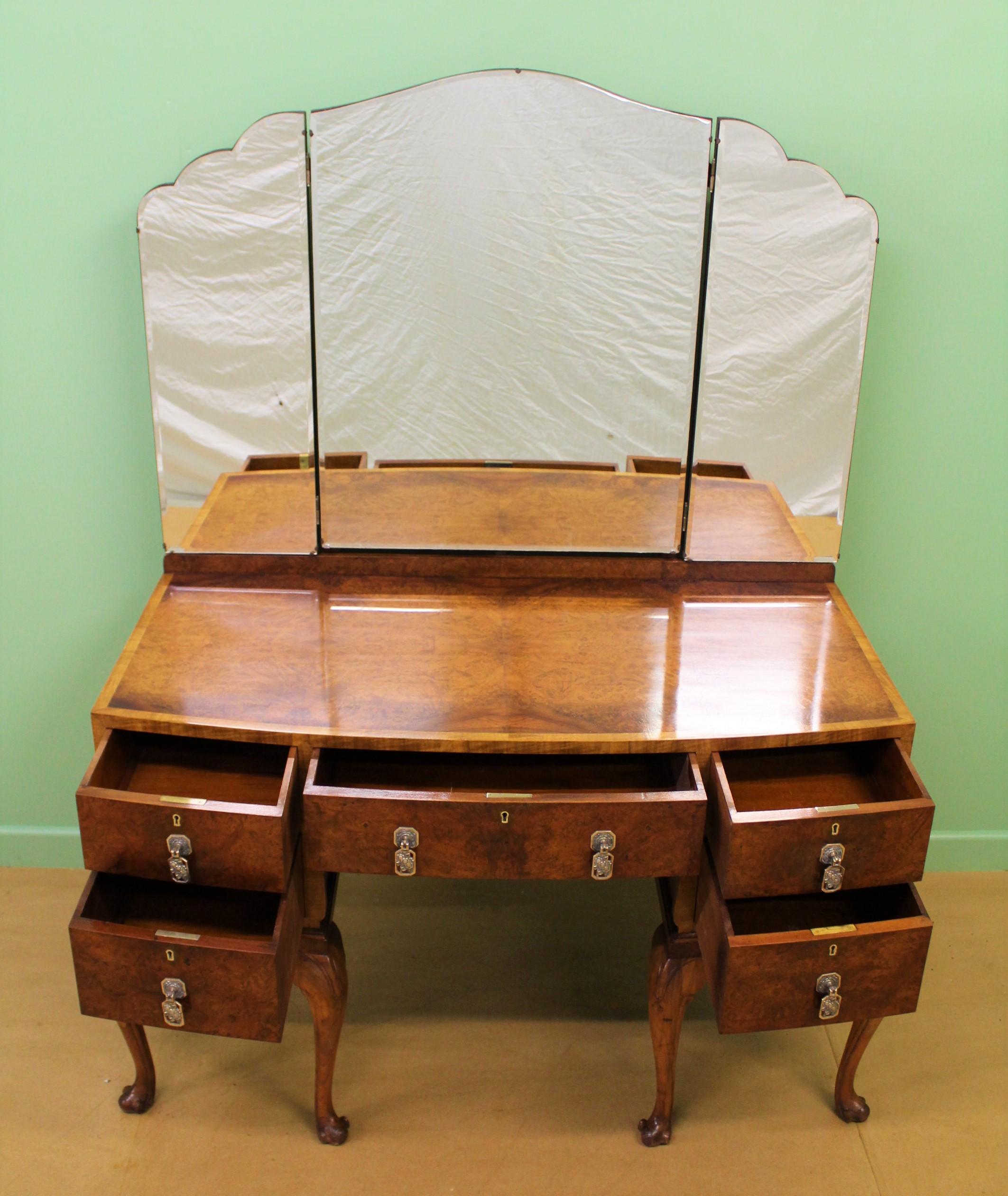 20th Century English Burr Walnut Queen Anne Style Dressing Table