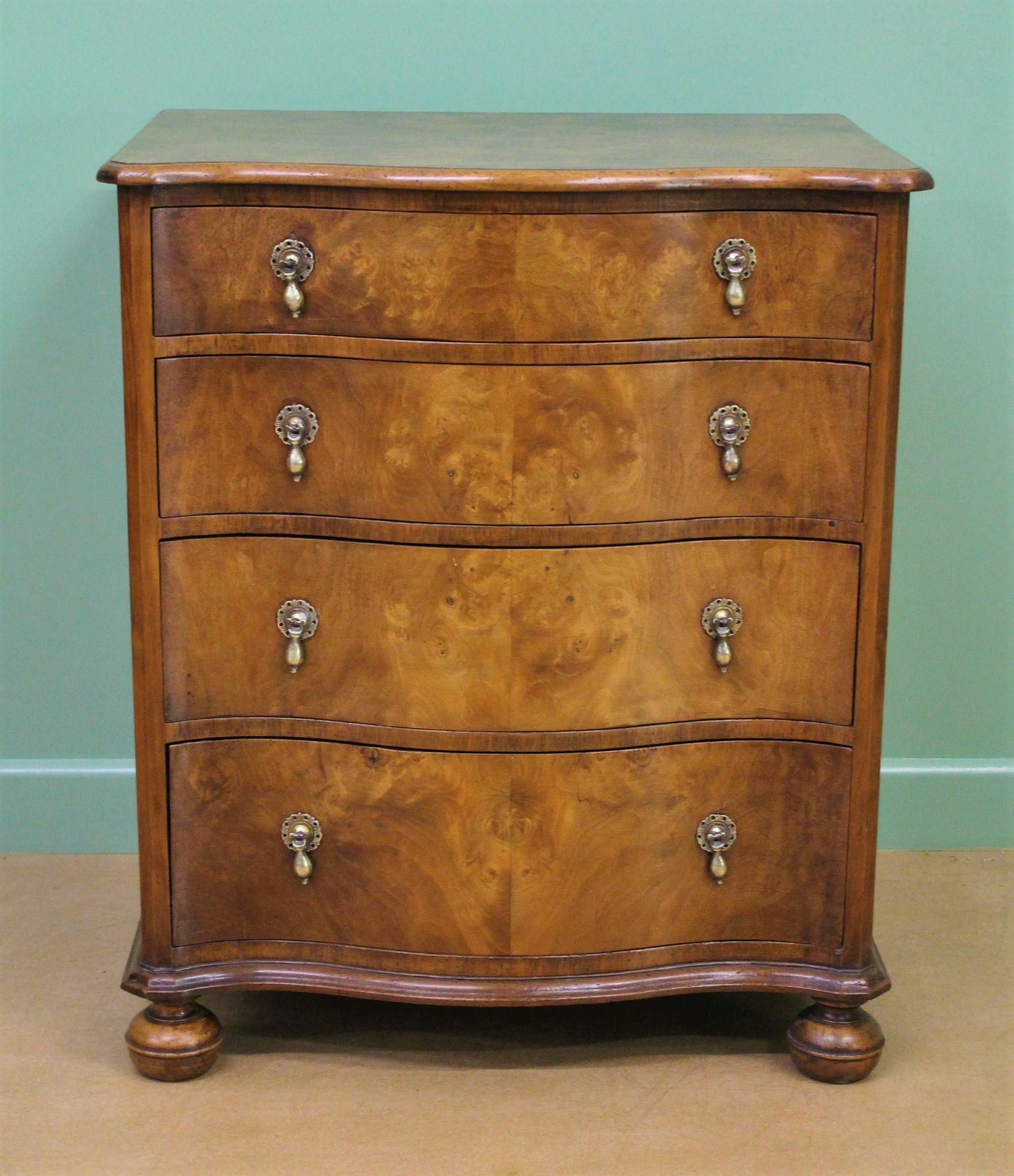 William and Mary English Burr Walnut Serpentine Fronted Chest of Drawers For Sale