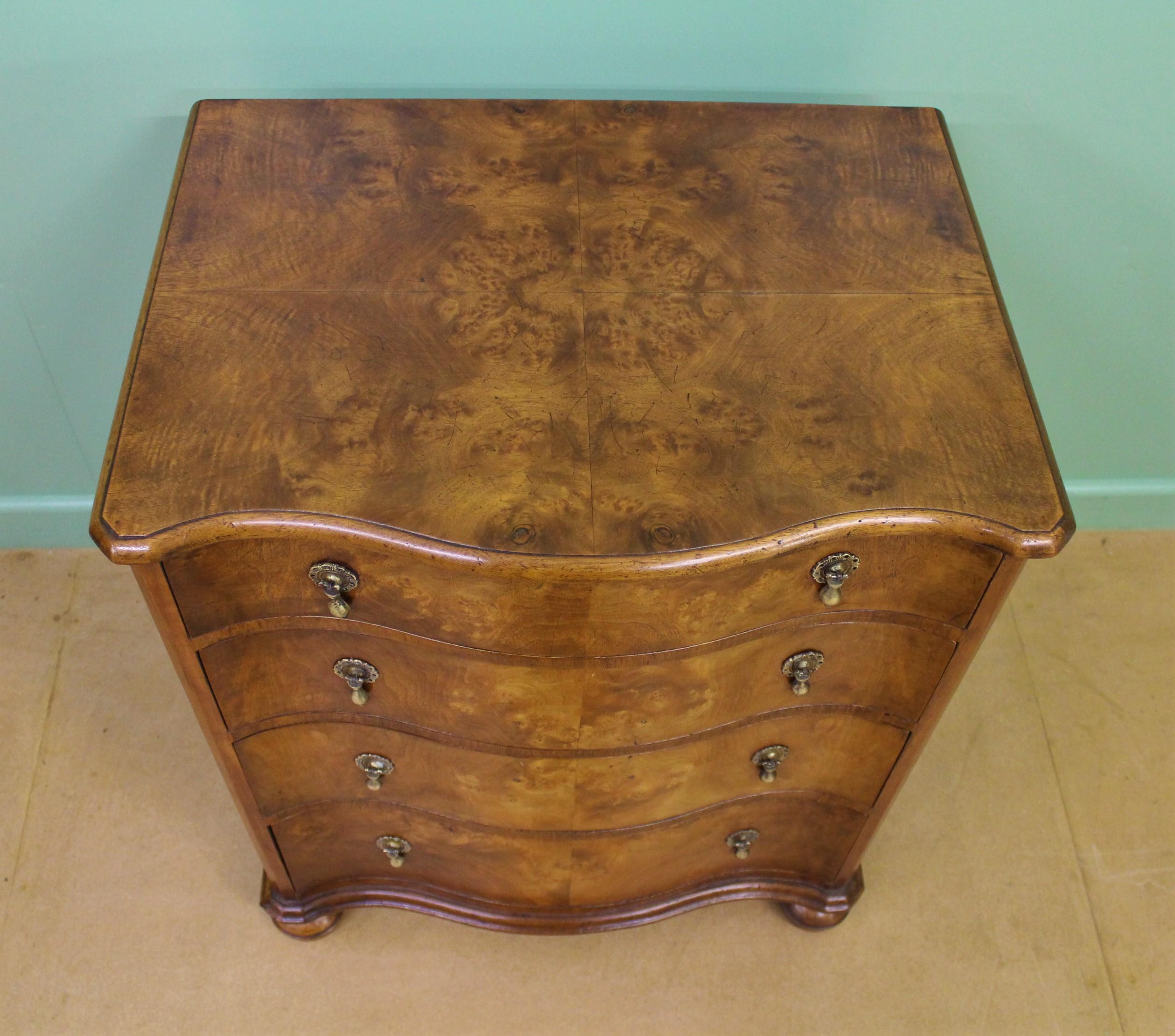 English Burr Walnut Serpentine Fronted Chest of Drawers For Sale 2