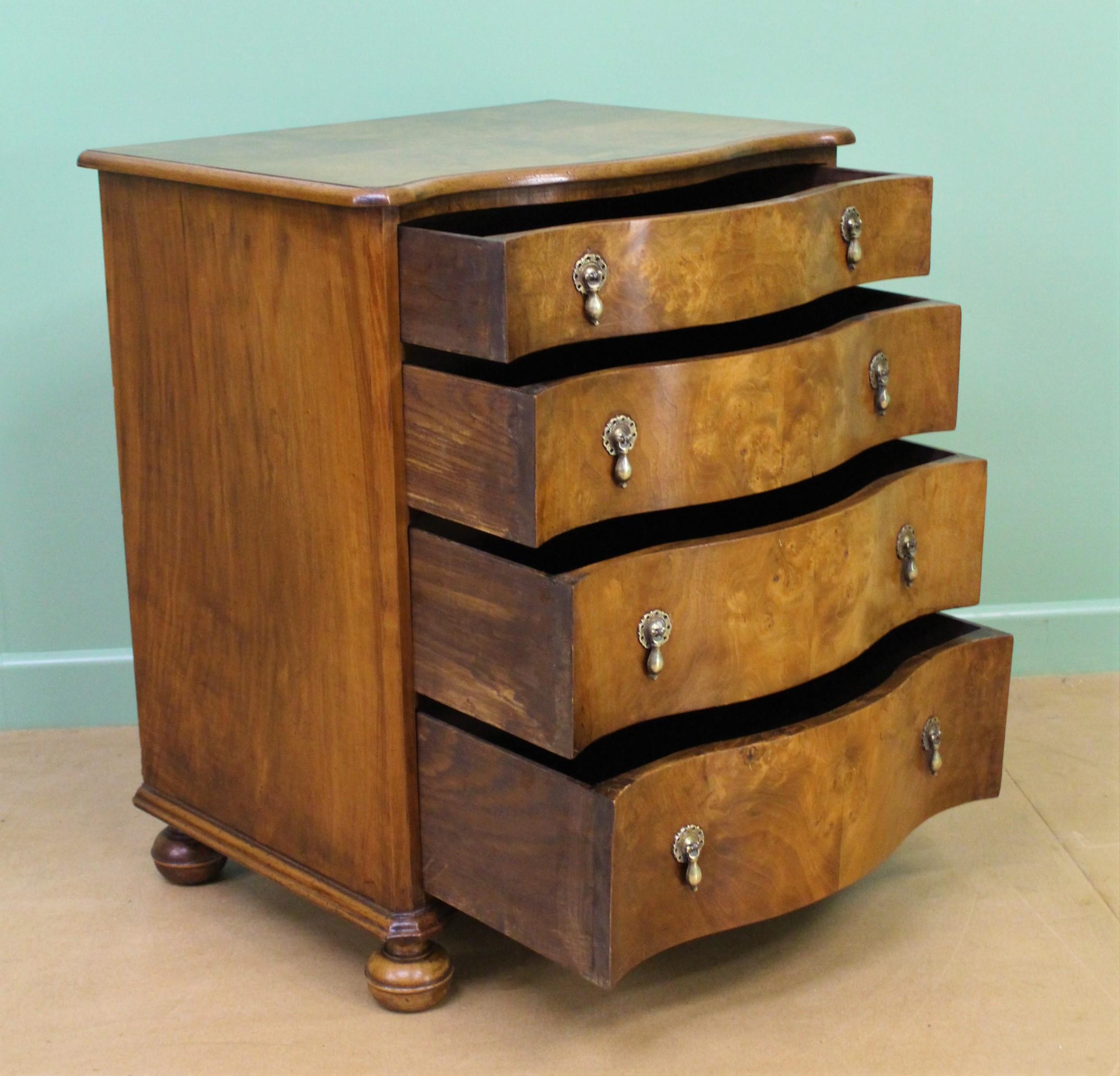 English Burr Walnut Serpentine Fronted Chest of Drawers For Sale 4