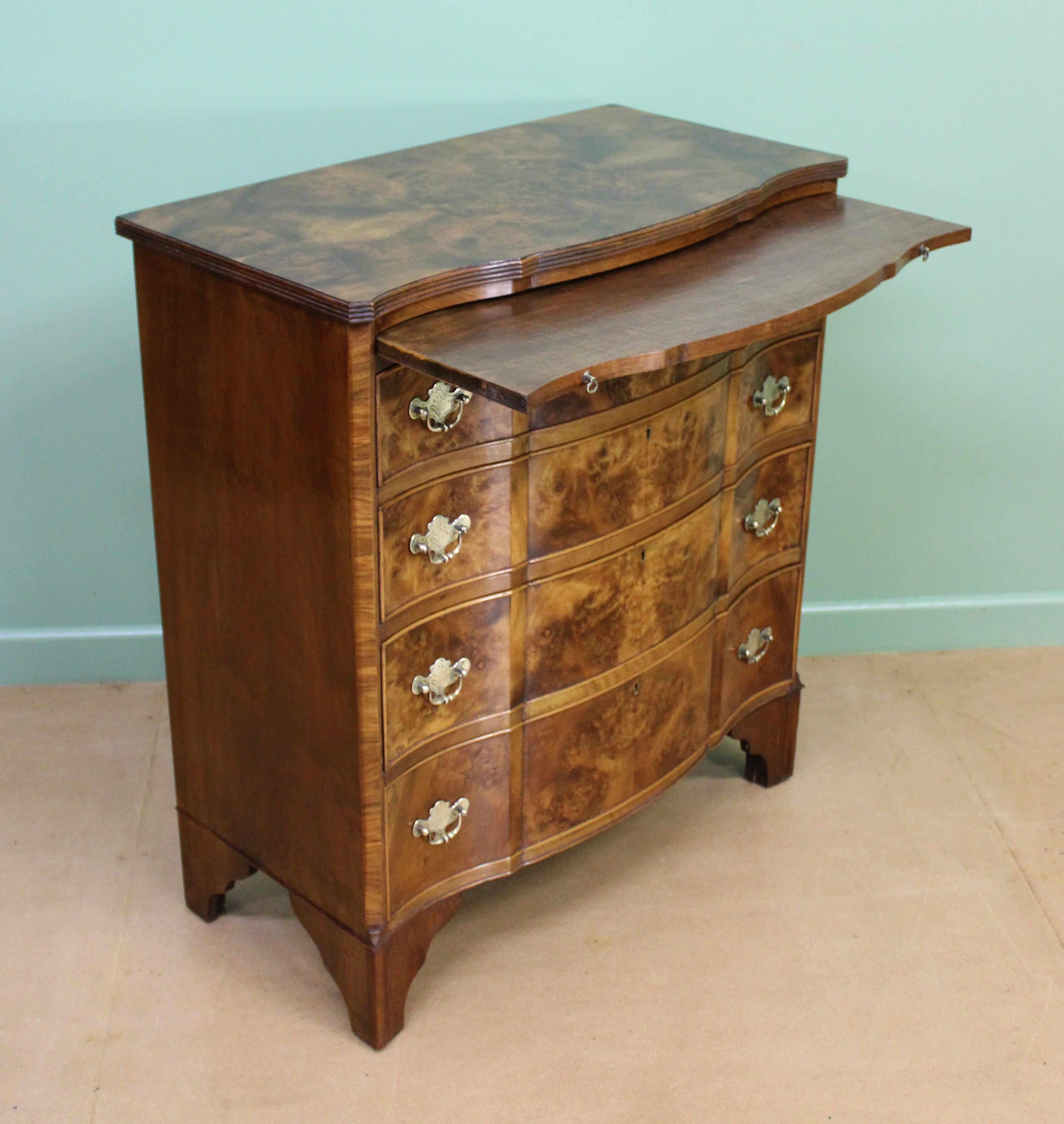 English Burr Walnut Serpentine Fronted Chest of Drawers For Sale 4