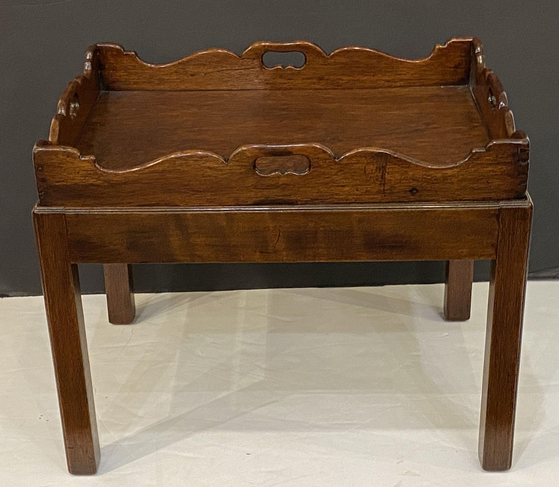 English Butler's Tray on Stand Table of Oak For Sale 3