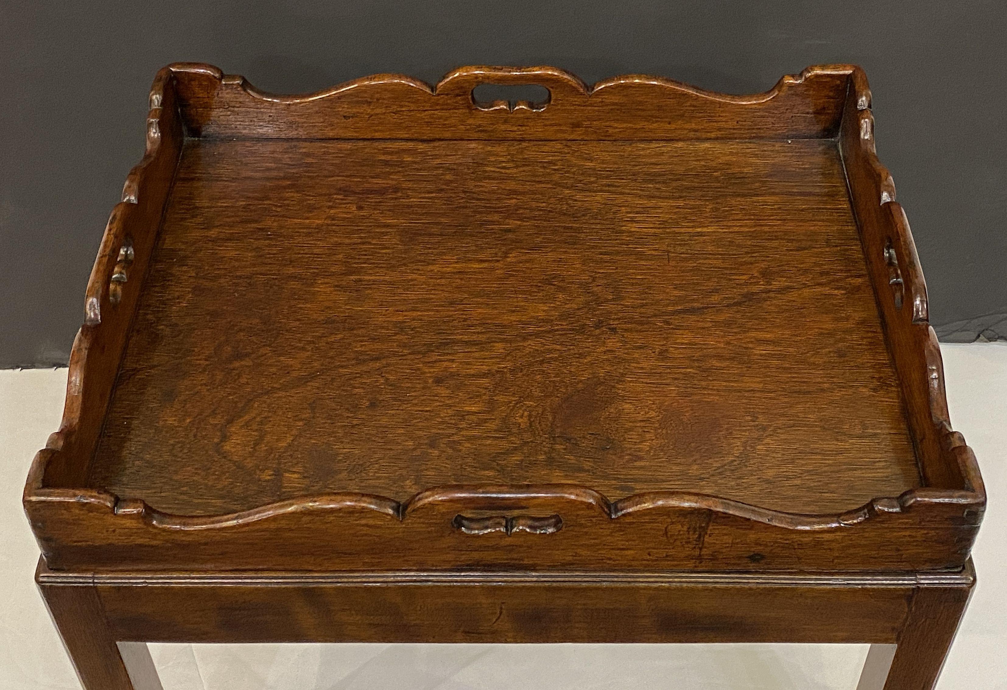 English Butler's Tray on Stand Table of Oak For Sale 4