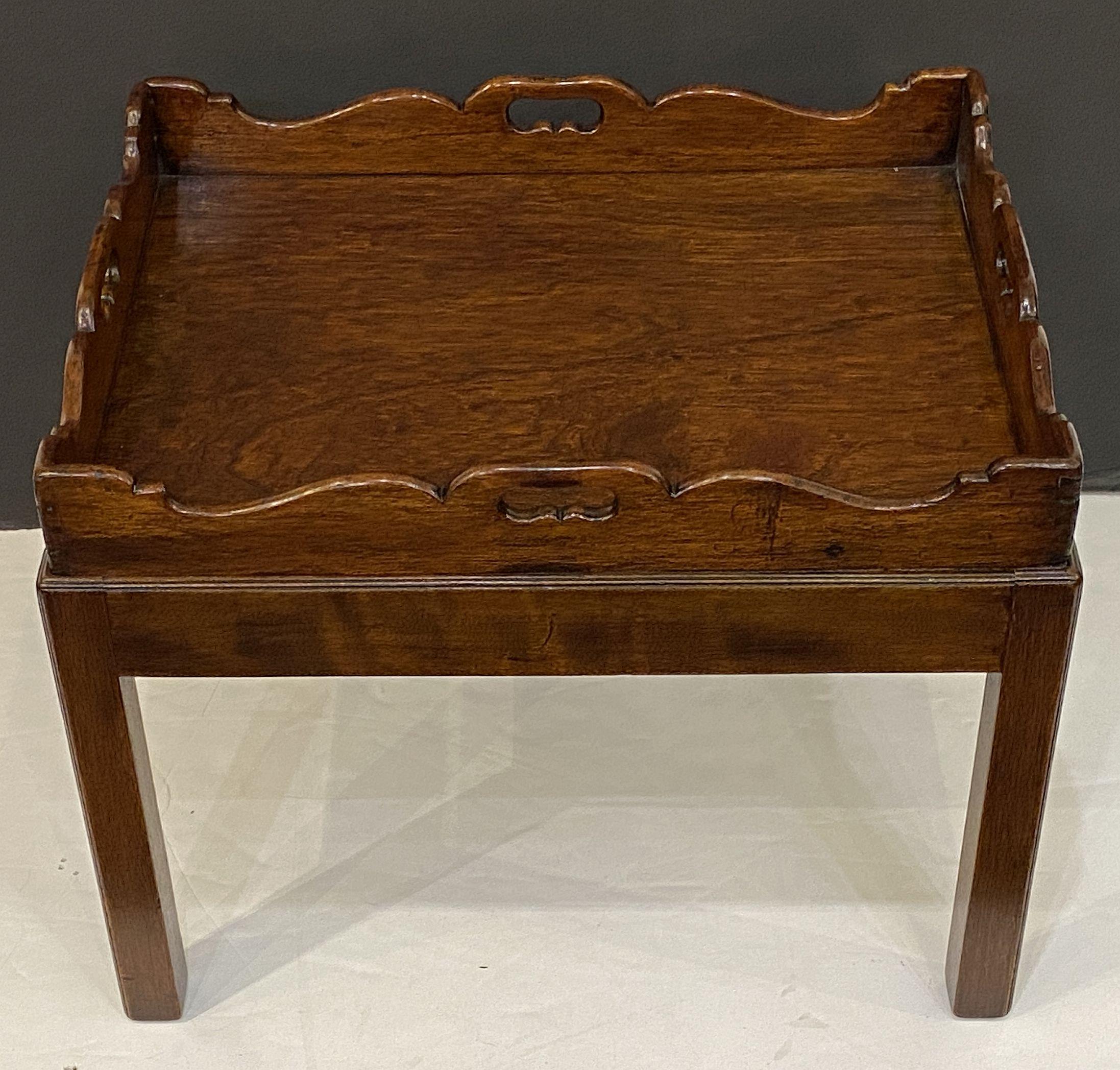 English Butler's Tray on Stand Table of Oak For Sale 1