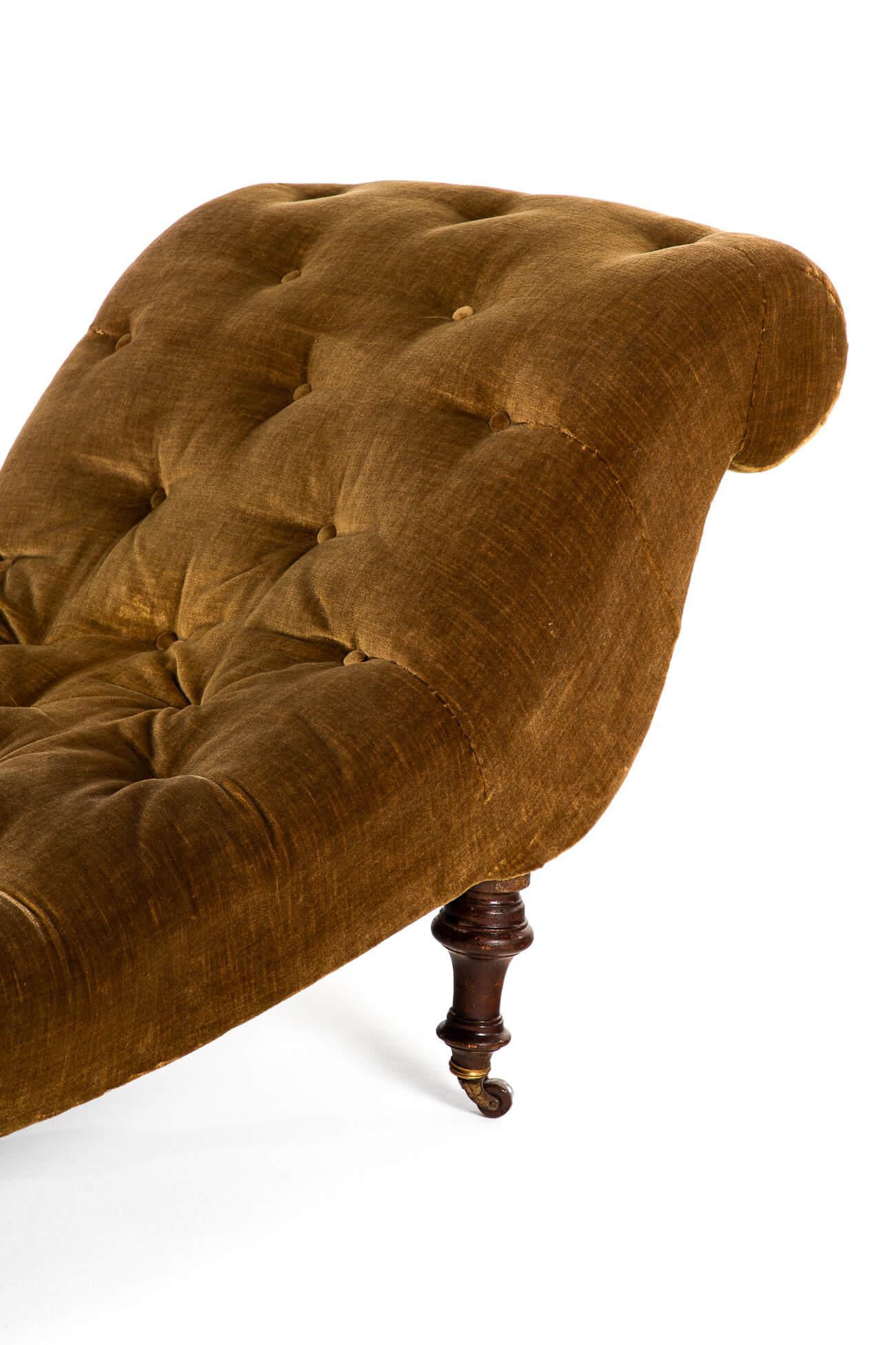 English Button Back Chaise Longues In Good Condition In Faversham, GB