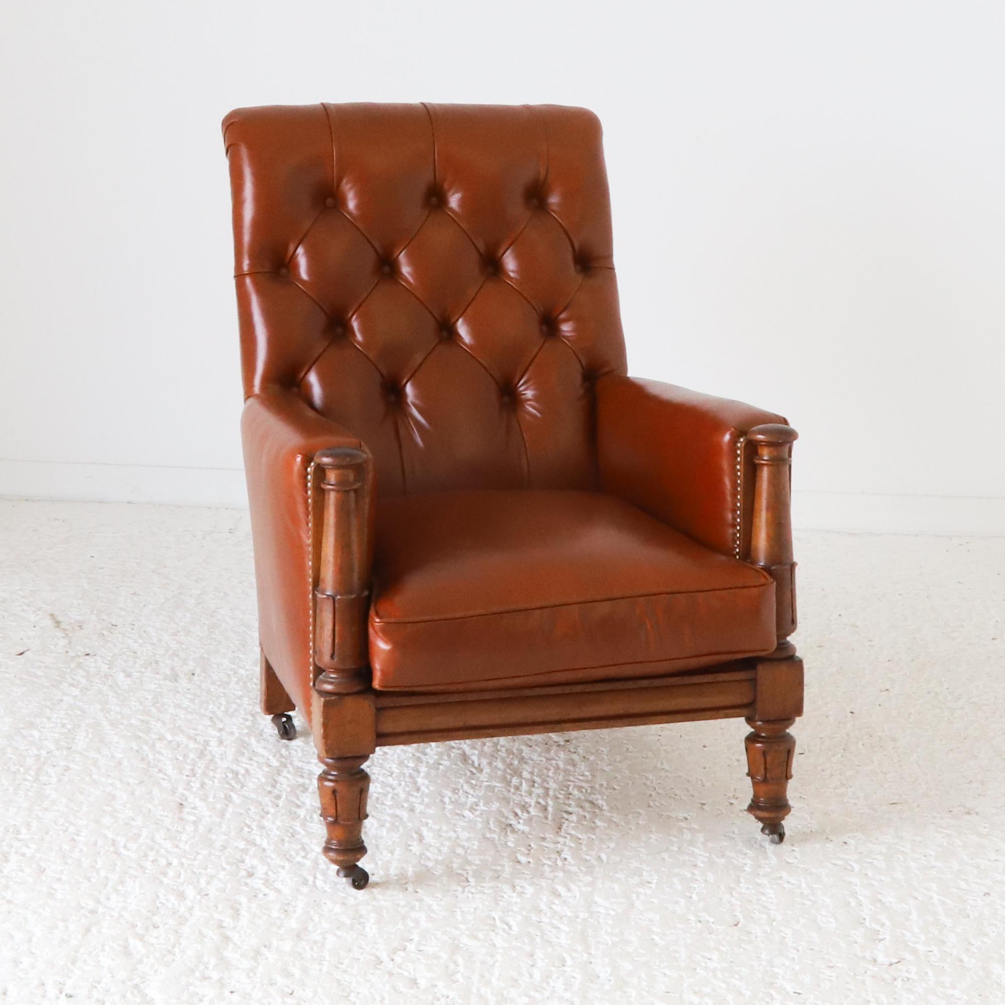 English c. 1830 Mahogany William IV Library Chair reupholstered in tan leather  In Good Condition For Sale In Arundel, GB