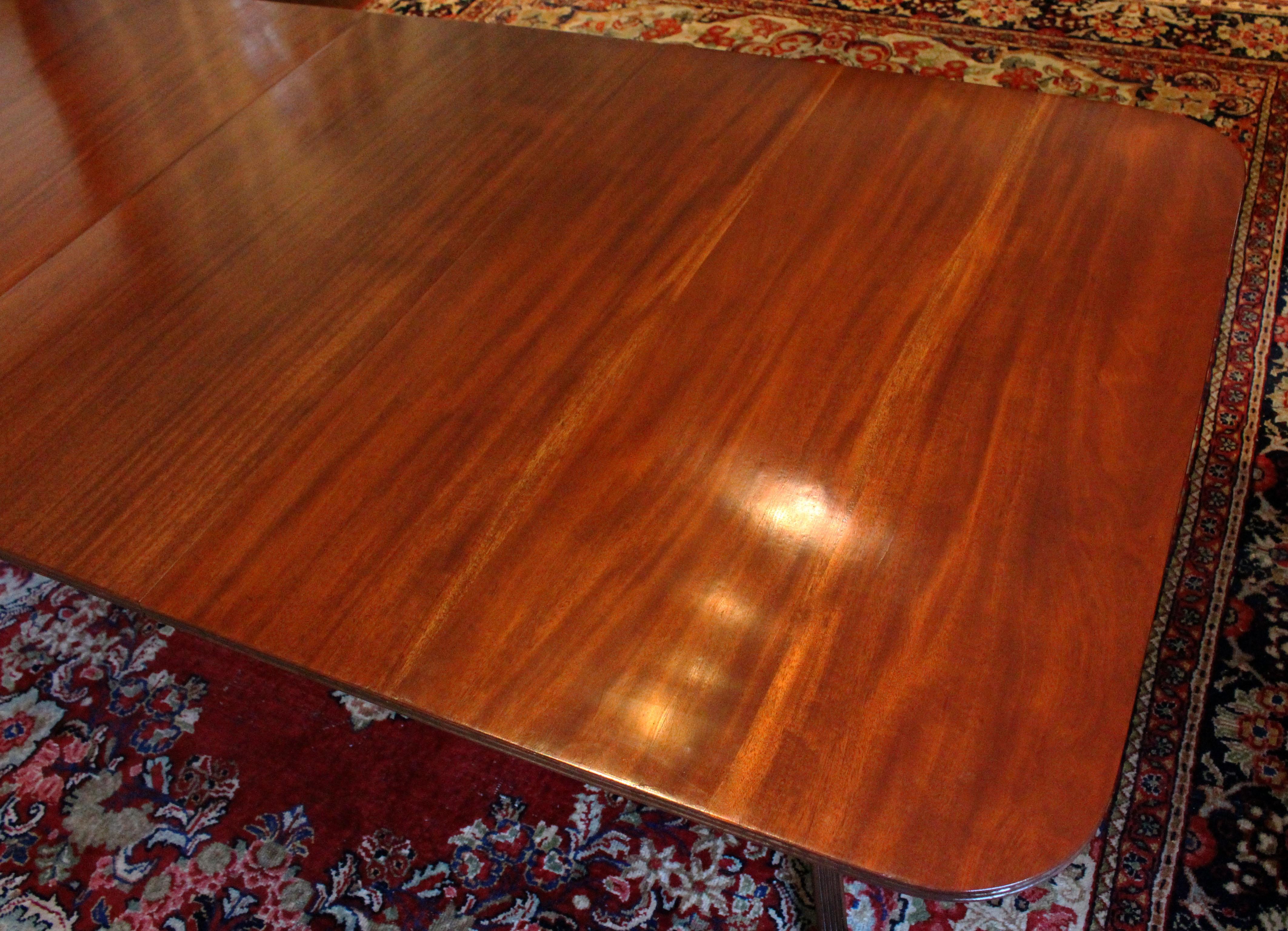 English c. 1835 William IV Period Dining Table For Sale 3