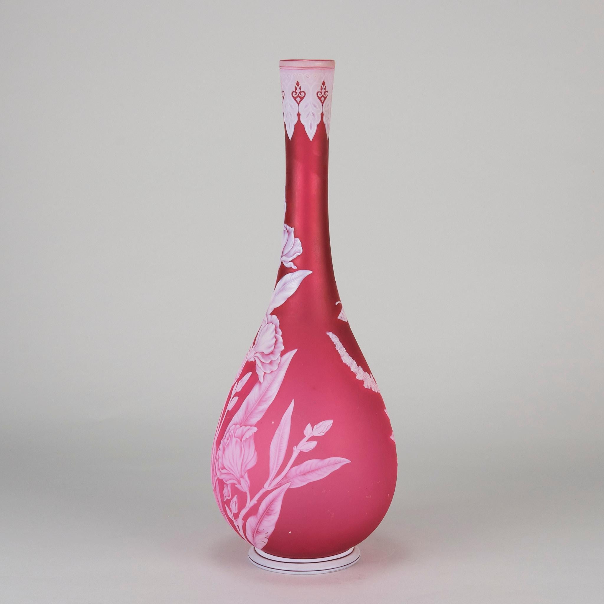 English Cameo Glass Vase Entitled 'Oleander' by Thomas Webb For Sale 1