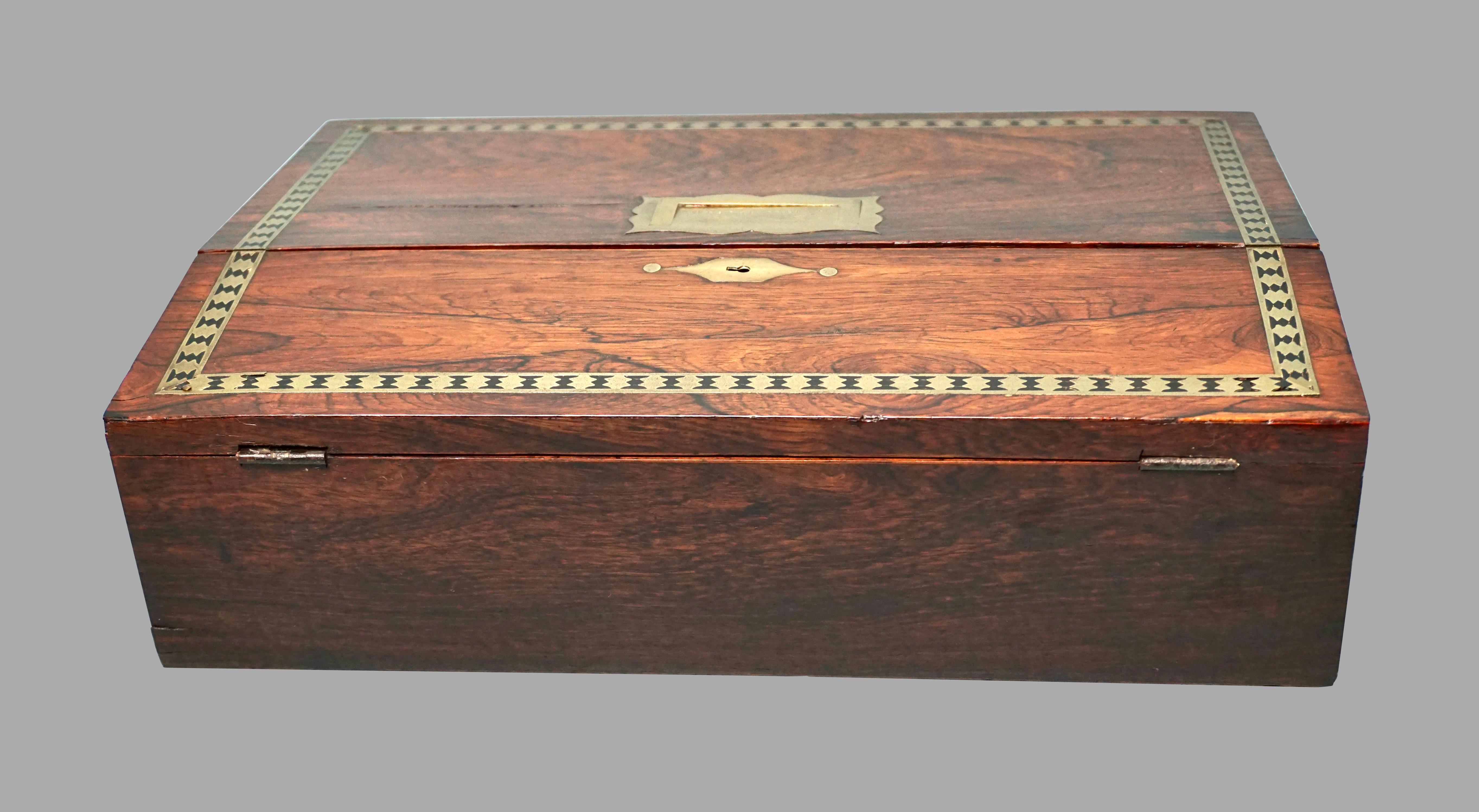 Englischer Schreibtisch aus Palisanderholz mit Messingintarsien im Campaign-Stil, um 1850 im Angebot 5