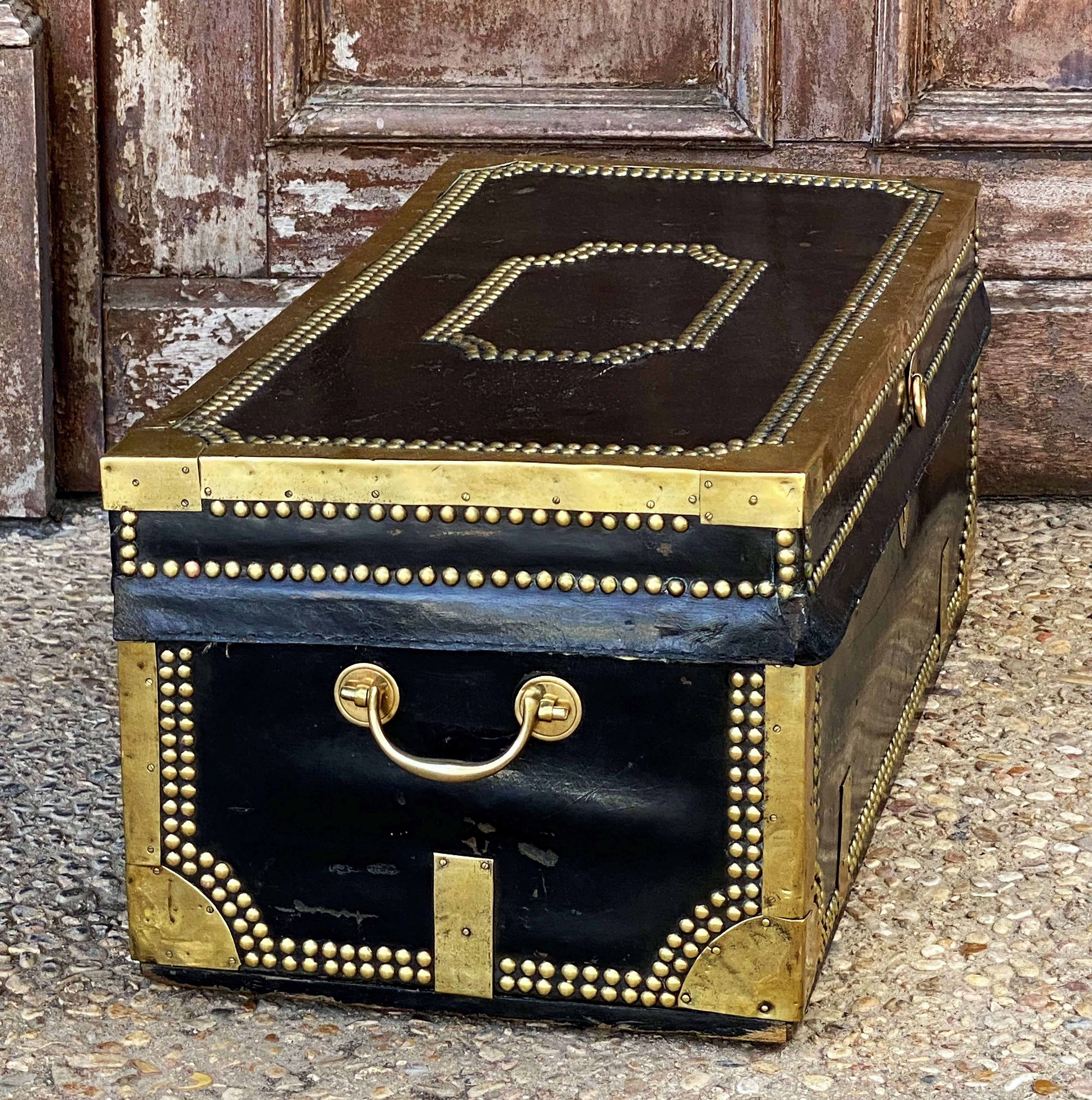 English Campaign Trunk of Brass-Bound Leather and Camphor Wood, circa 1820 For Sale 13