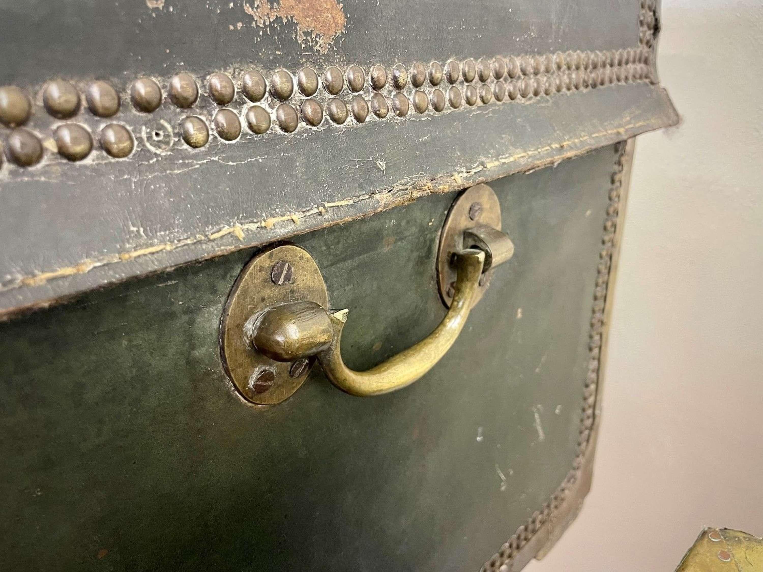 English Campaign Trunk of Brass-Bound Leather and Camphor Wood, circa 1820 For Sale 5