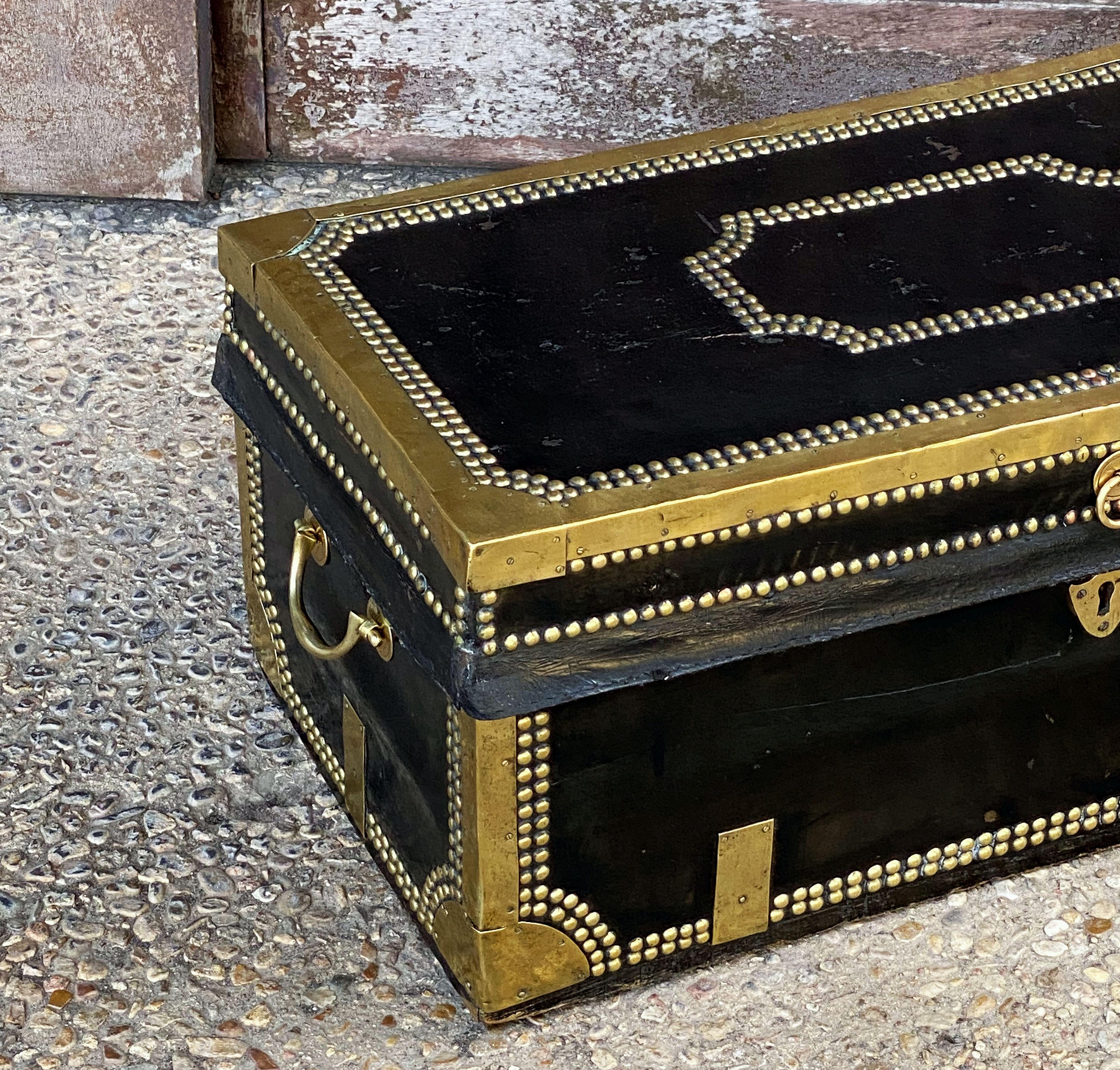 English Campaign Trunk of Brass-Bound Leather and Camphor Wood, circa 1820 For Sale 4