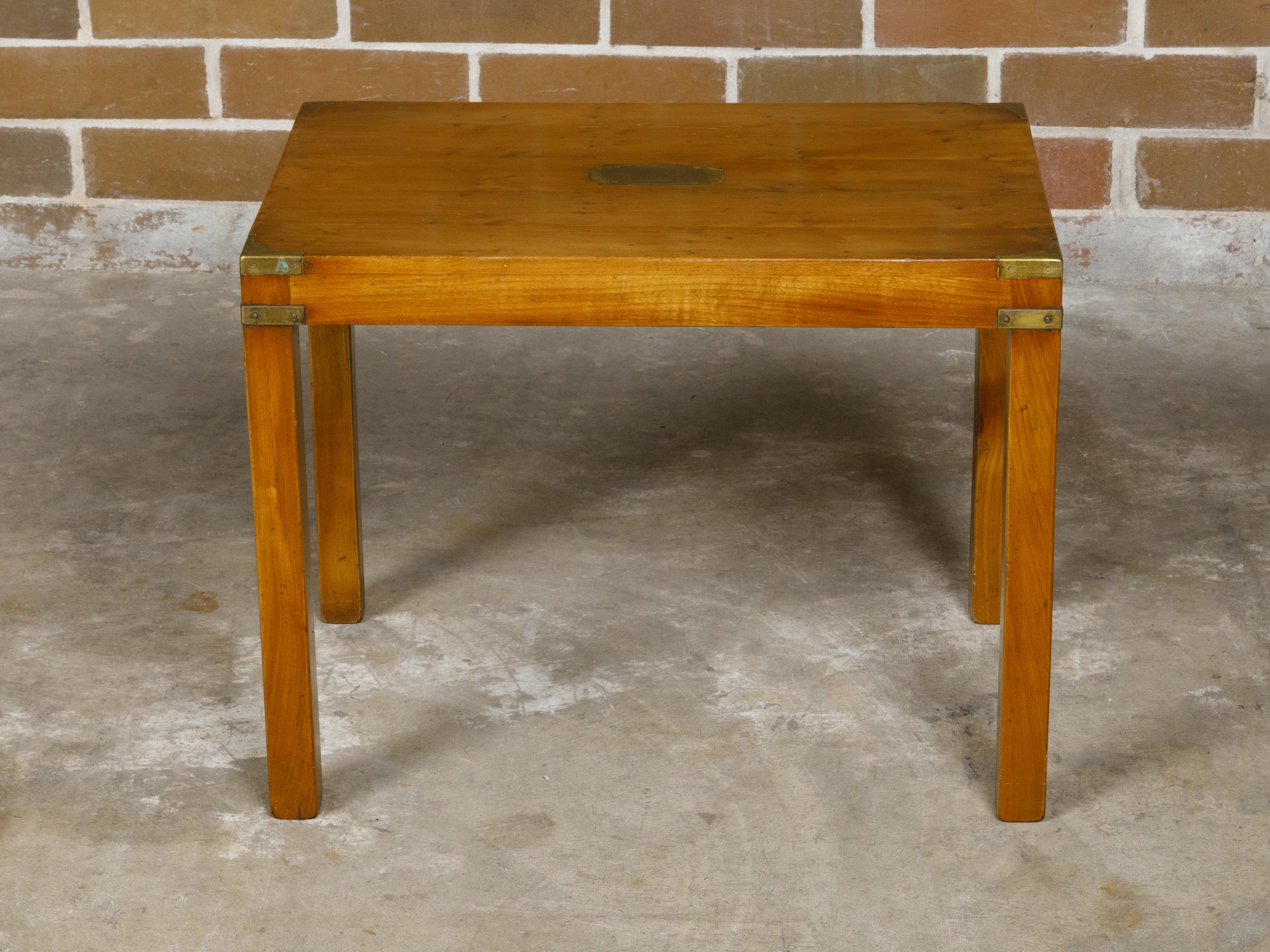 English Campaign Yew Wood 1920s Side Table with Brass Accents and Straight Legs For Sale 6