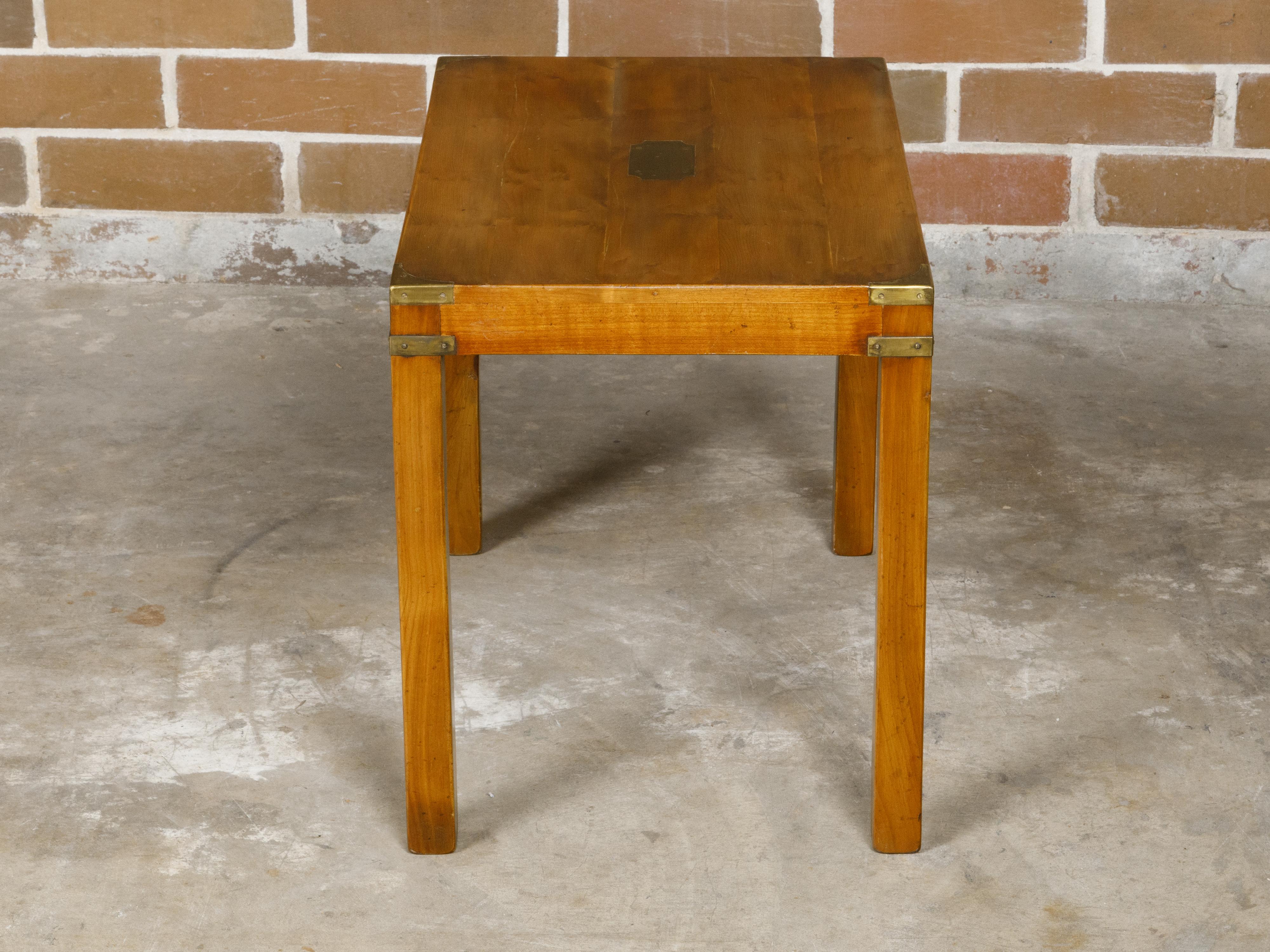 English Campaign Yew Wood 1920s Side Table with Brass Accents and Straight Legs For Sale 7