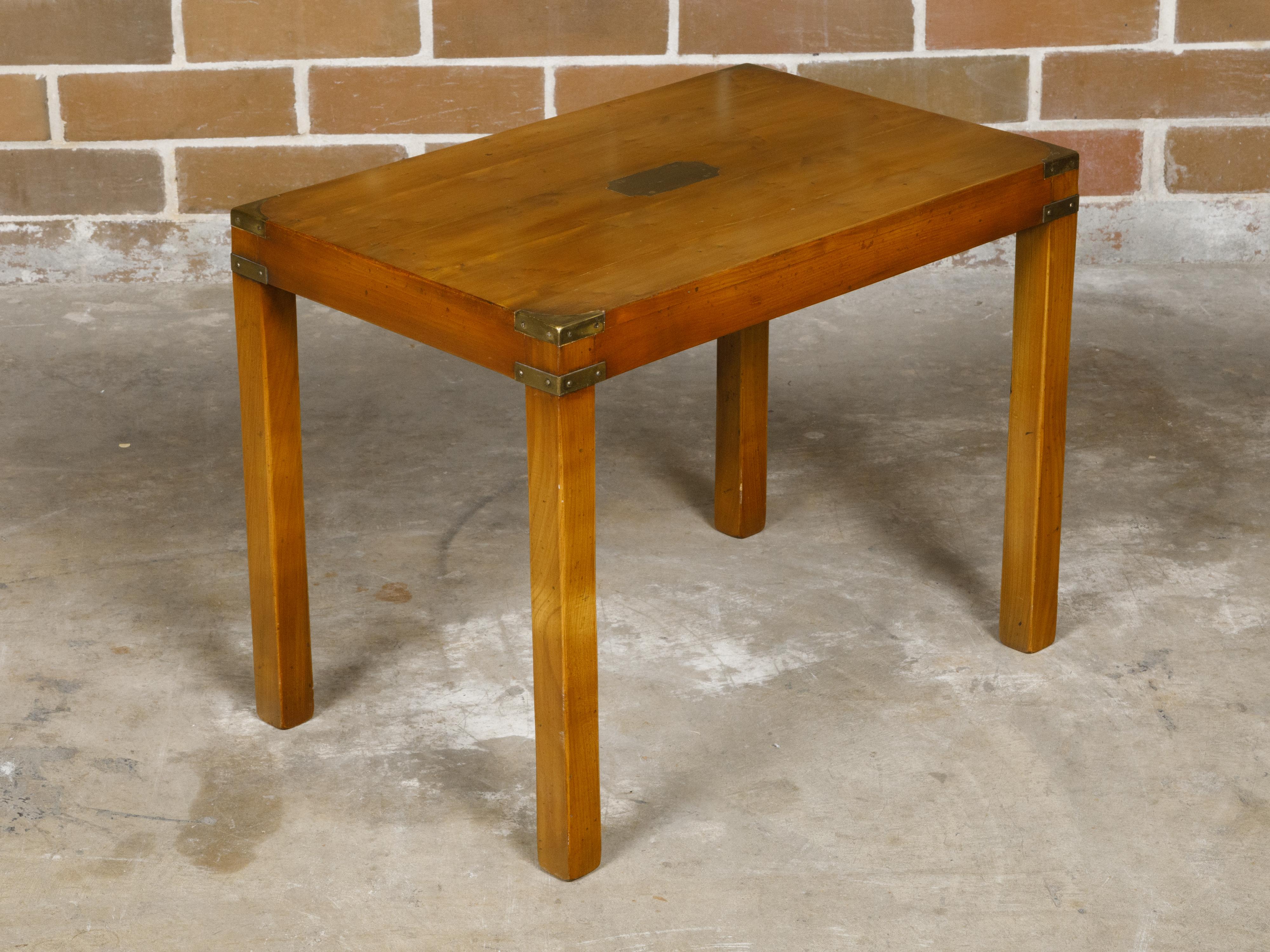 English Campaign Yew Wood 1920s Side Table with Brass Accents and Straight Legs For Sale 4