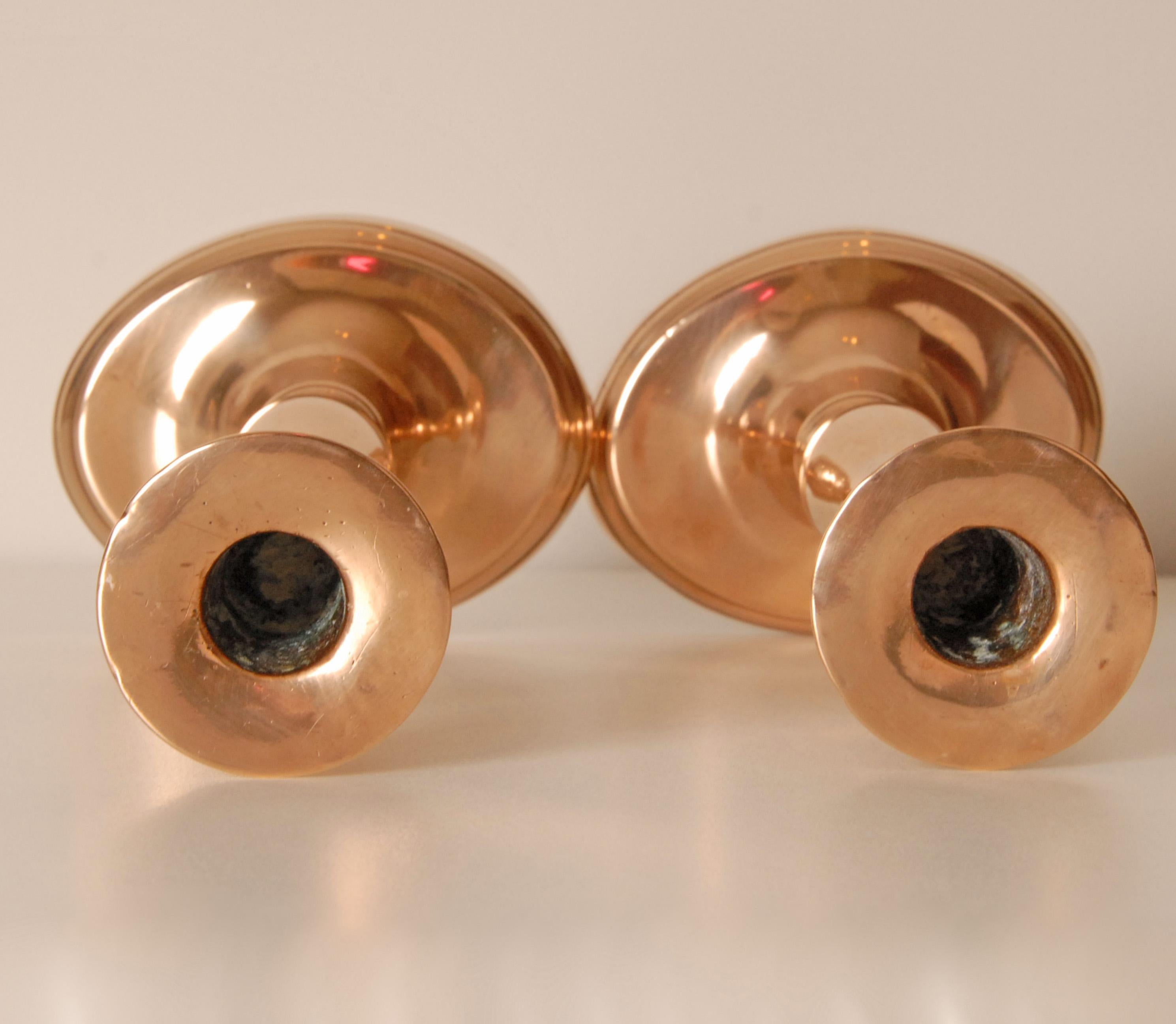 Candelieri inglesi Georgiani del XVIII secolo in bronzo Portacandele - una coppia in vendita 3