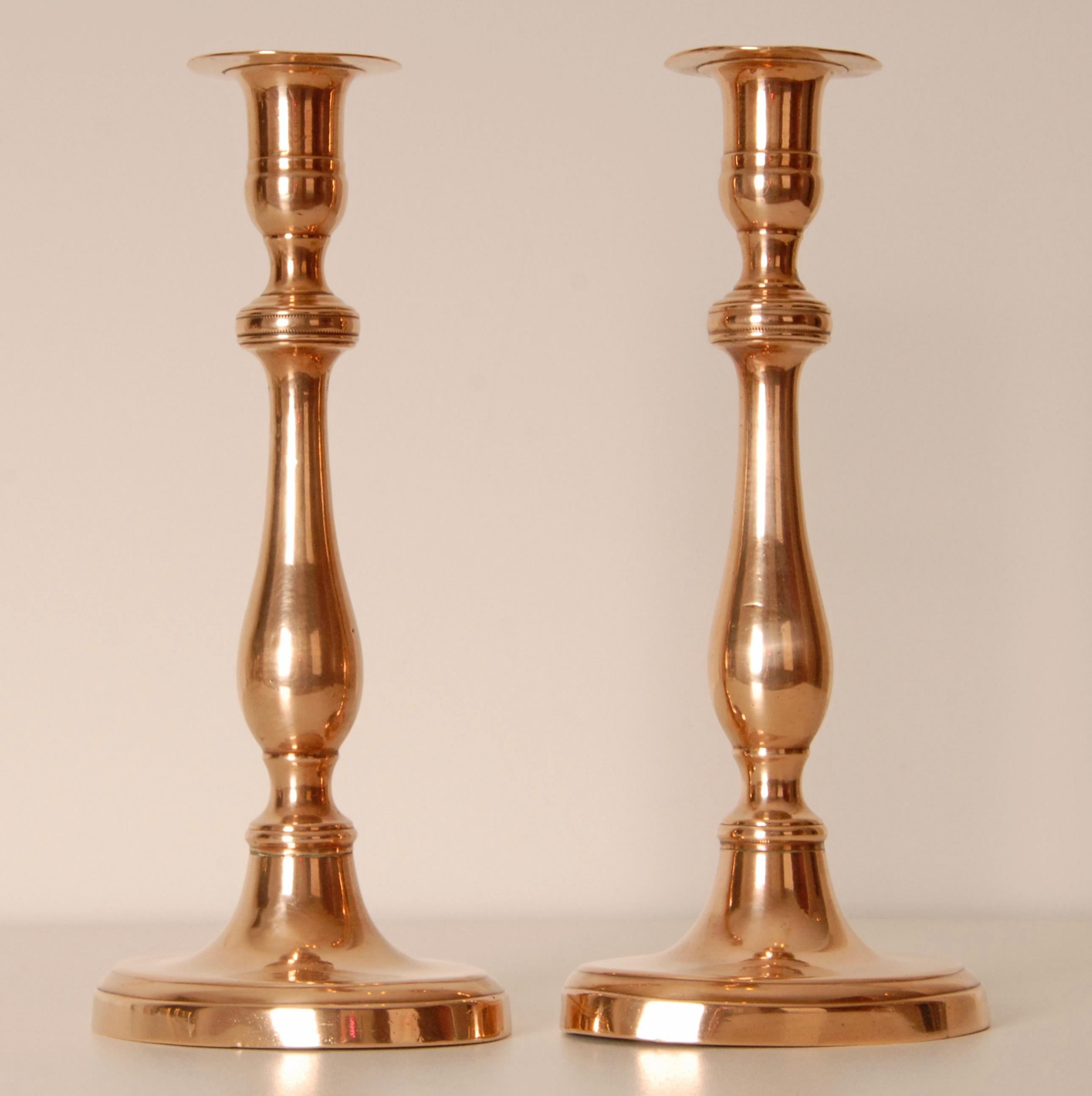 Calco Candelieri inglesi Georgiani del XVIII secolo in bronzo Portacandele - una coppia in vendita