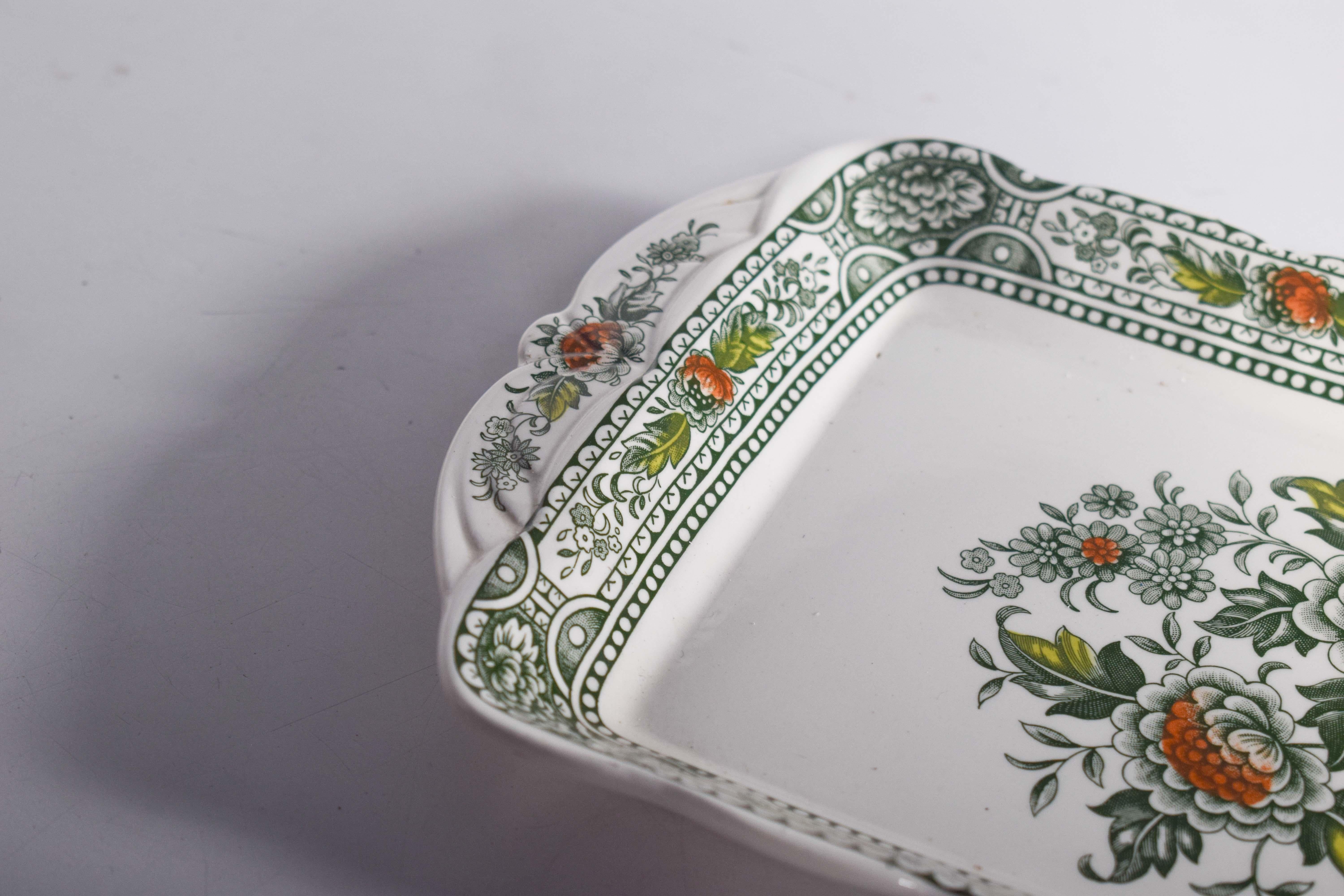 Plato de porcelana inglesa de Canterbury decorado con flores en Excelente estado para la venta en Lisboa, Lisboa