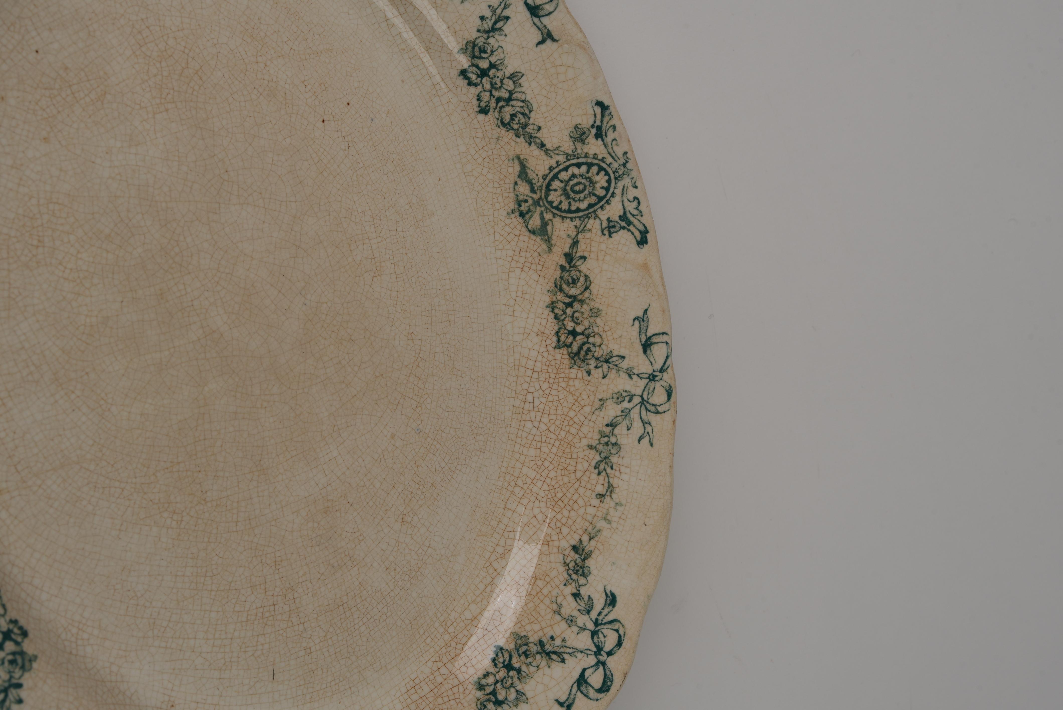 English Carlton 3 Graduated-Sized Platters by Barker Bros, Early 20th Century For Sale 9