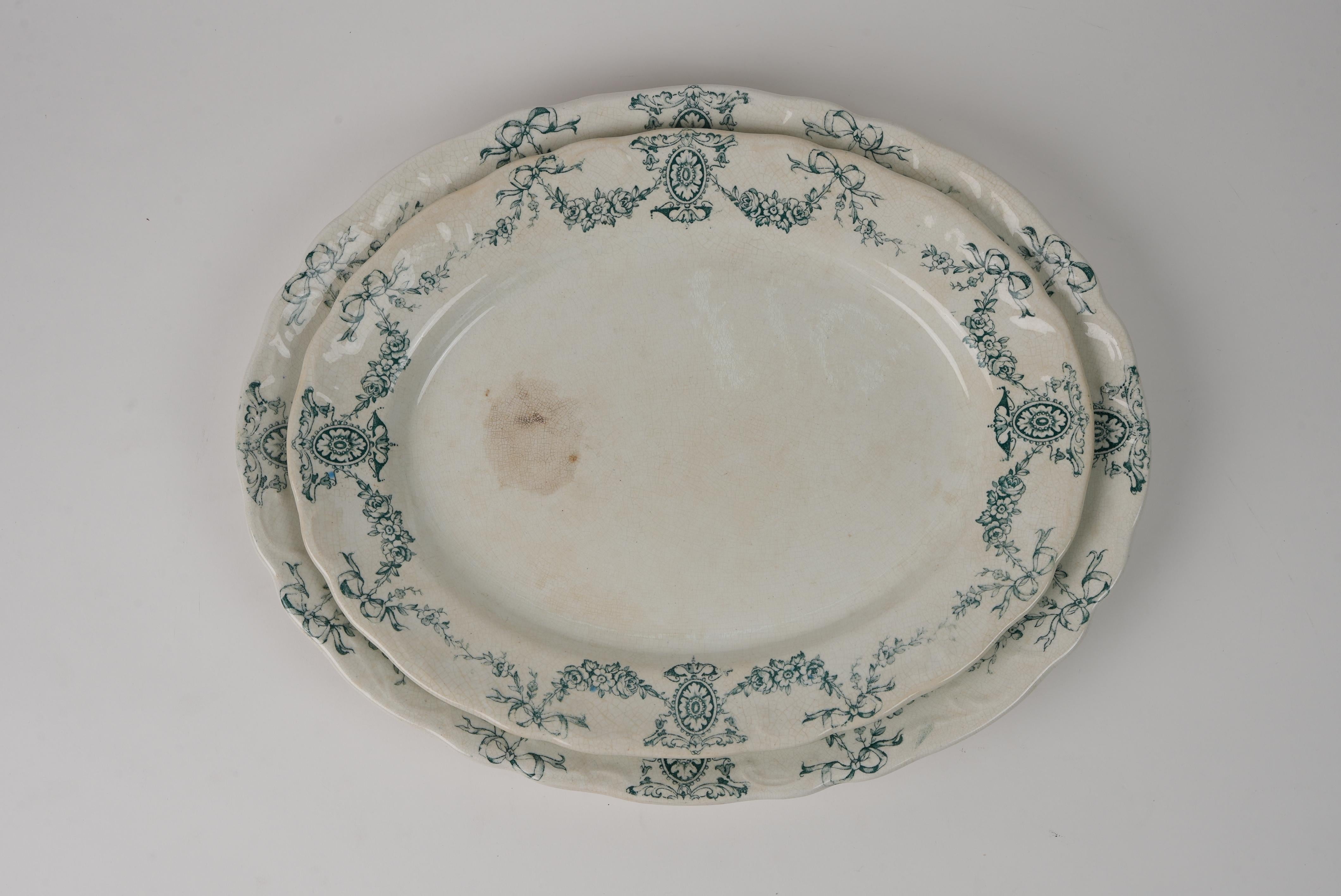 English Carlton 3 Graduated-Sized Platters by Barker Bros, Early 20th Century In Good Condition For Sale In Worcester Park, GB
