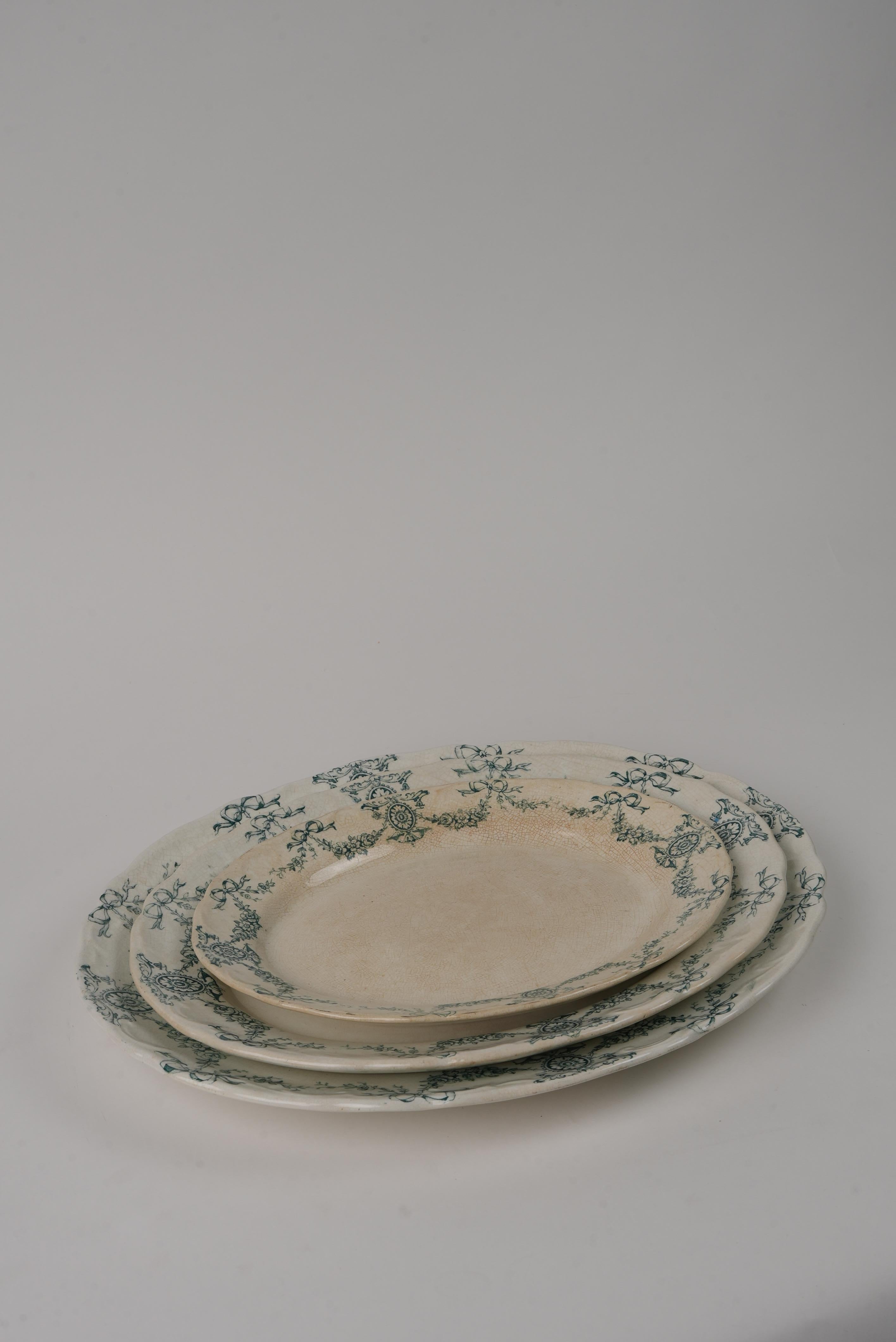 English Carlton 3 Graduated-Sized Platters by Barker Bros, Early 20th Century For Sale 2