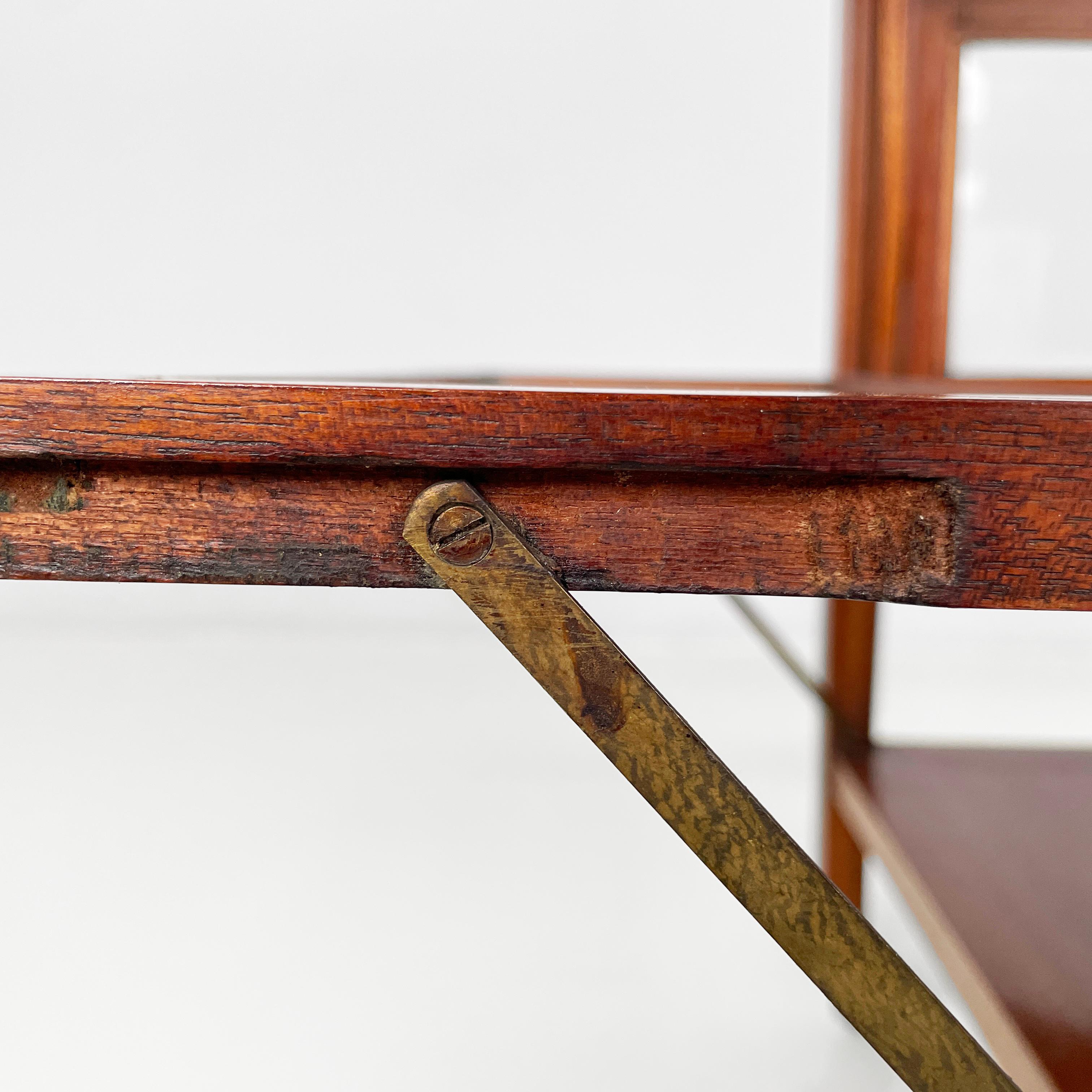 English cart with bar compartment in wood and glass, late 1800s in vendita 11