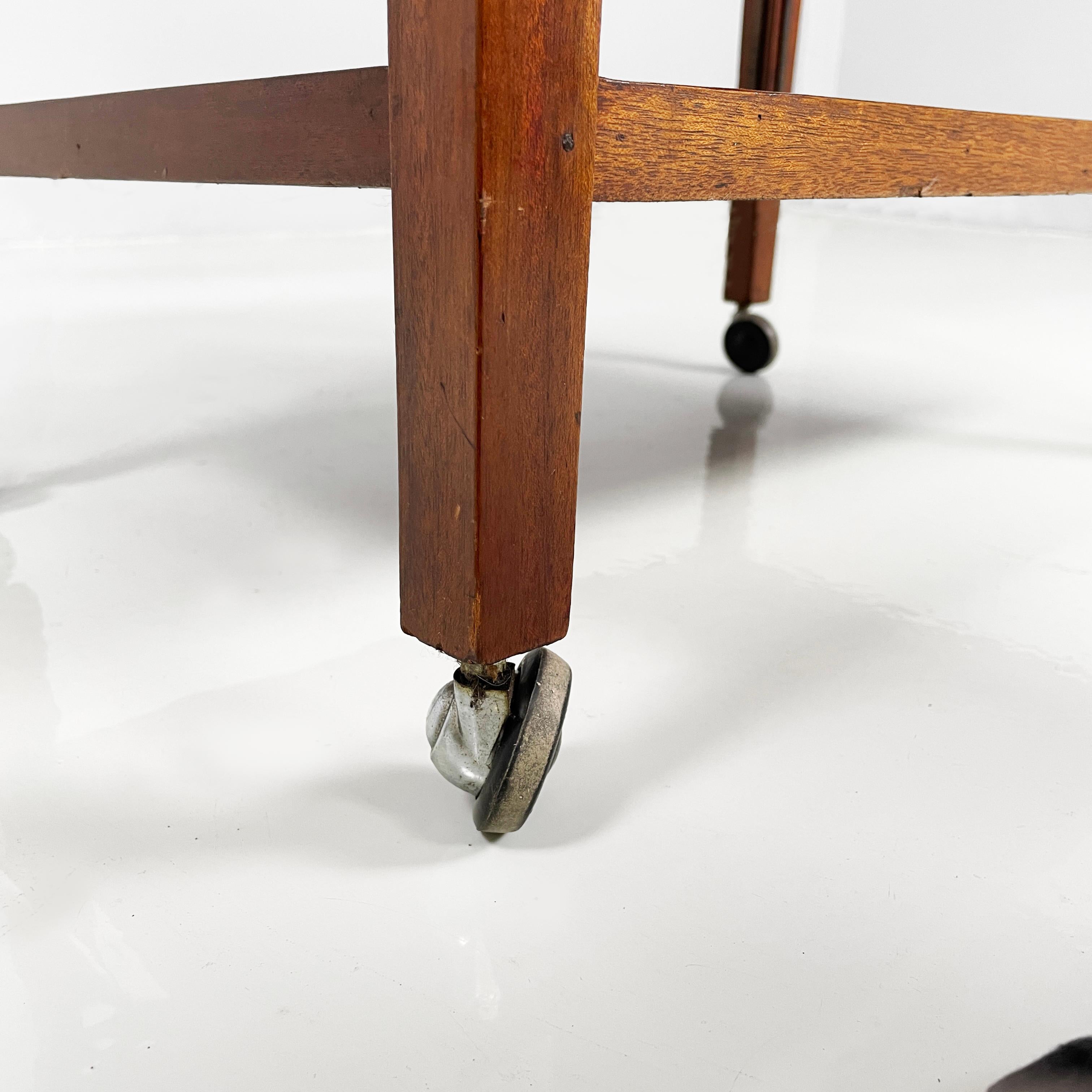 English cart with bar compartment in wood and glass, late 1800s in vendita 14