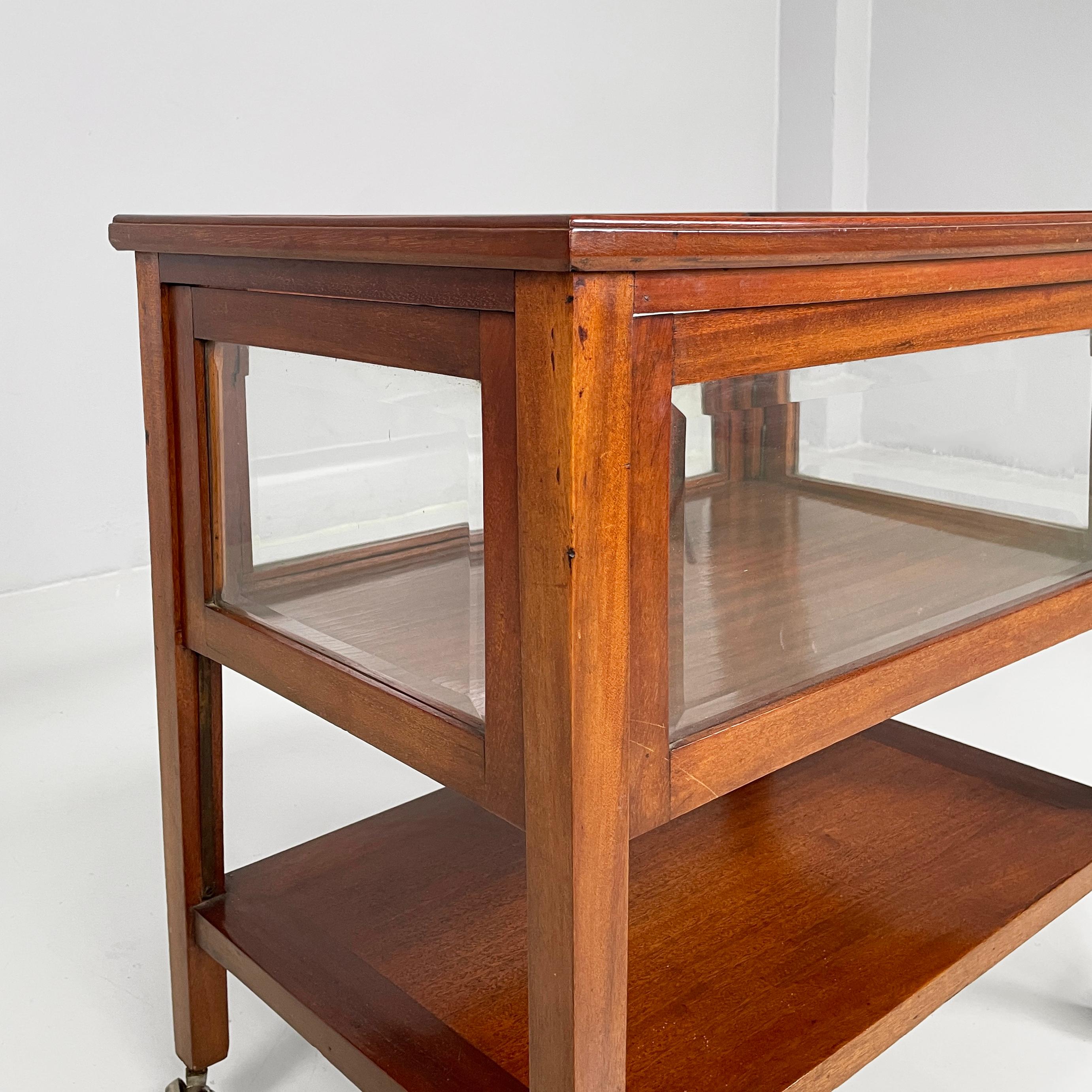 English cart with bar compartment in wood and glass, late 1800s in vendita 2