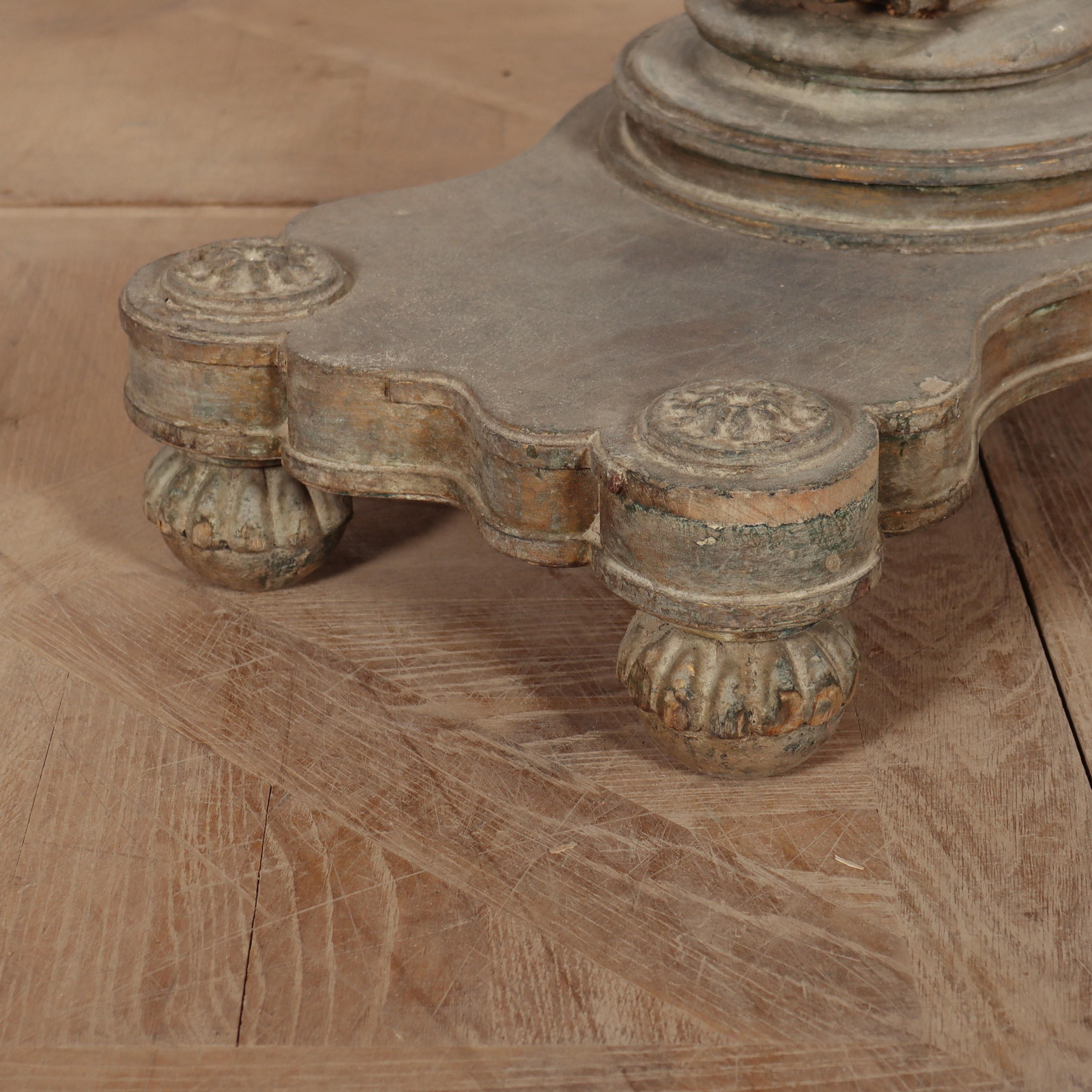 Table console anglaise sculptée en vente 2