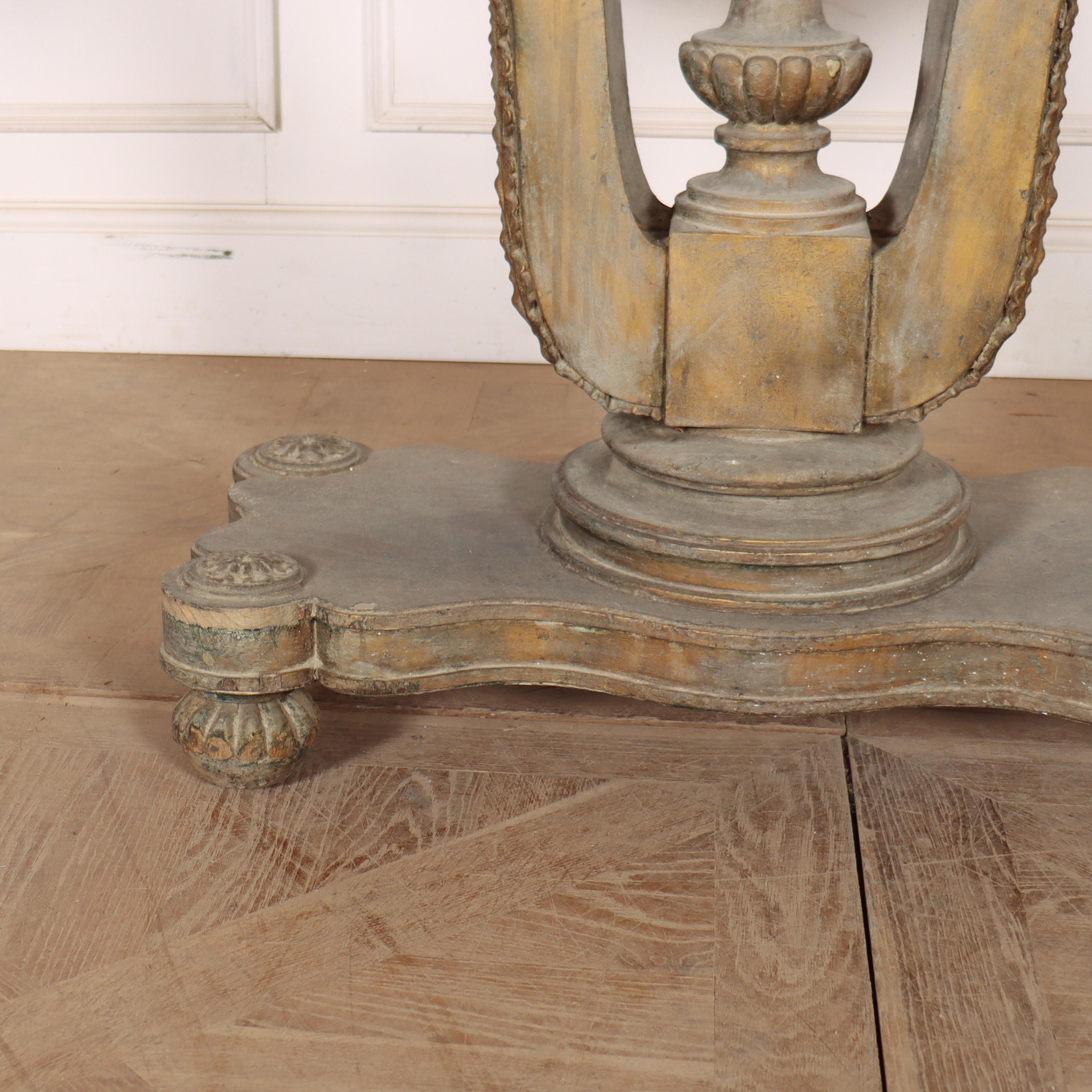Table console anglaise sculptée Bon état - En vente à Leamington Spa, Warwickshire