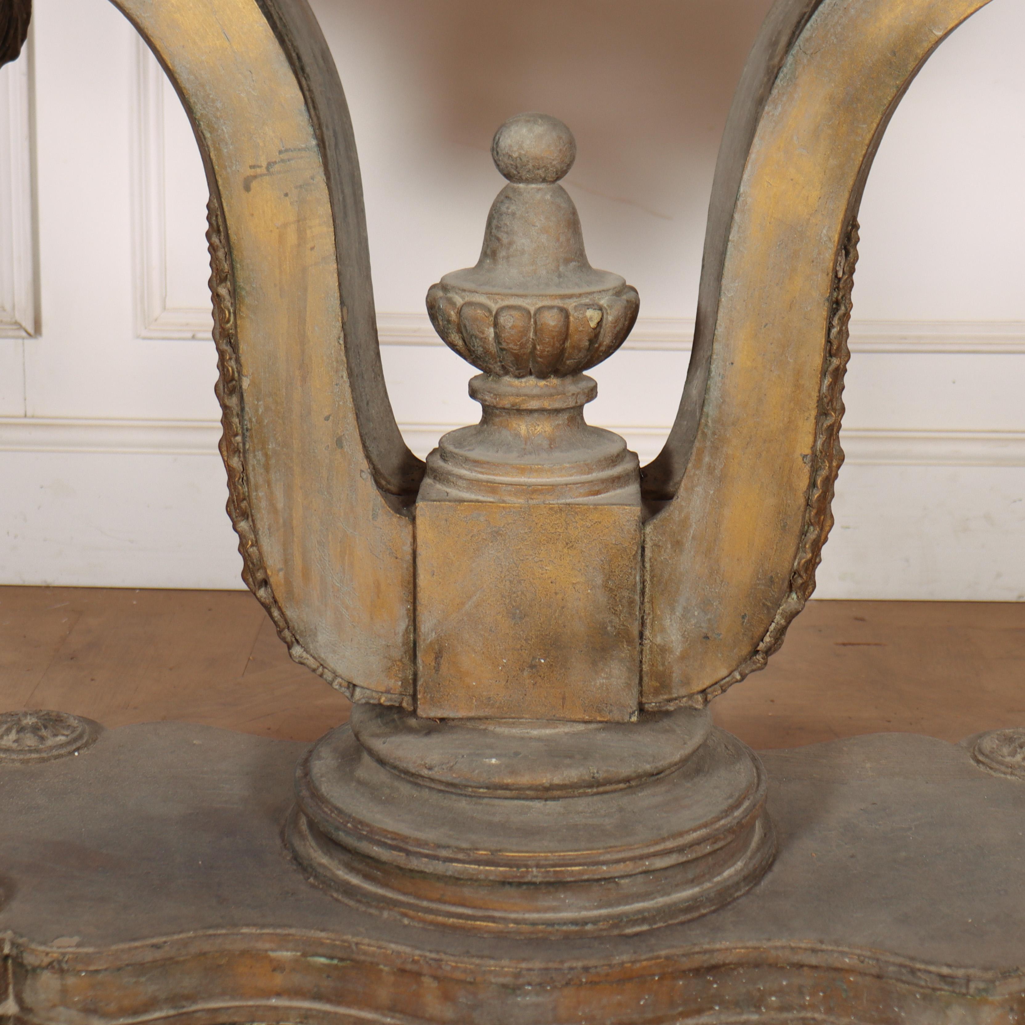 XIXe siècle Table console anglaise sculptée en vente