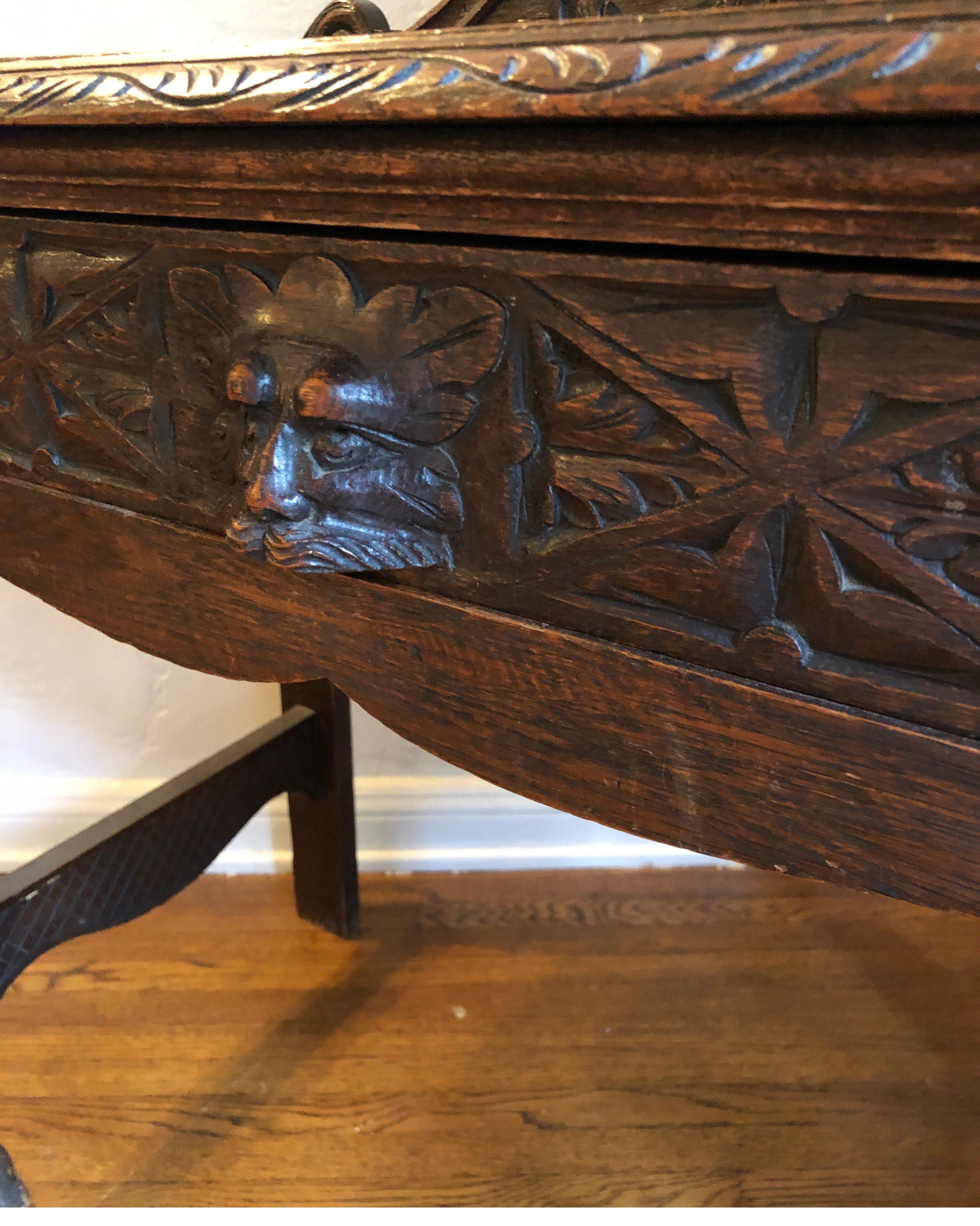 English Carved Green Man Oak Hall / Entry Table, circa 1890 In Good Condition In Los Angeles, CA