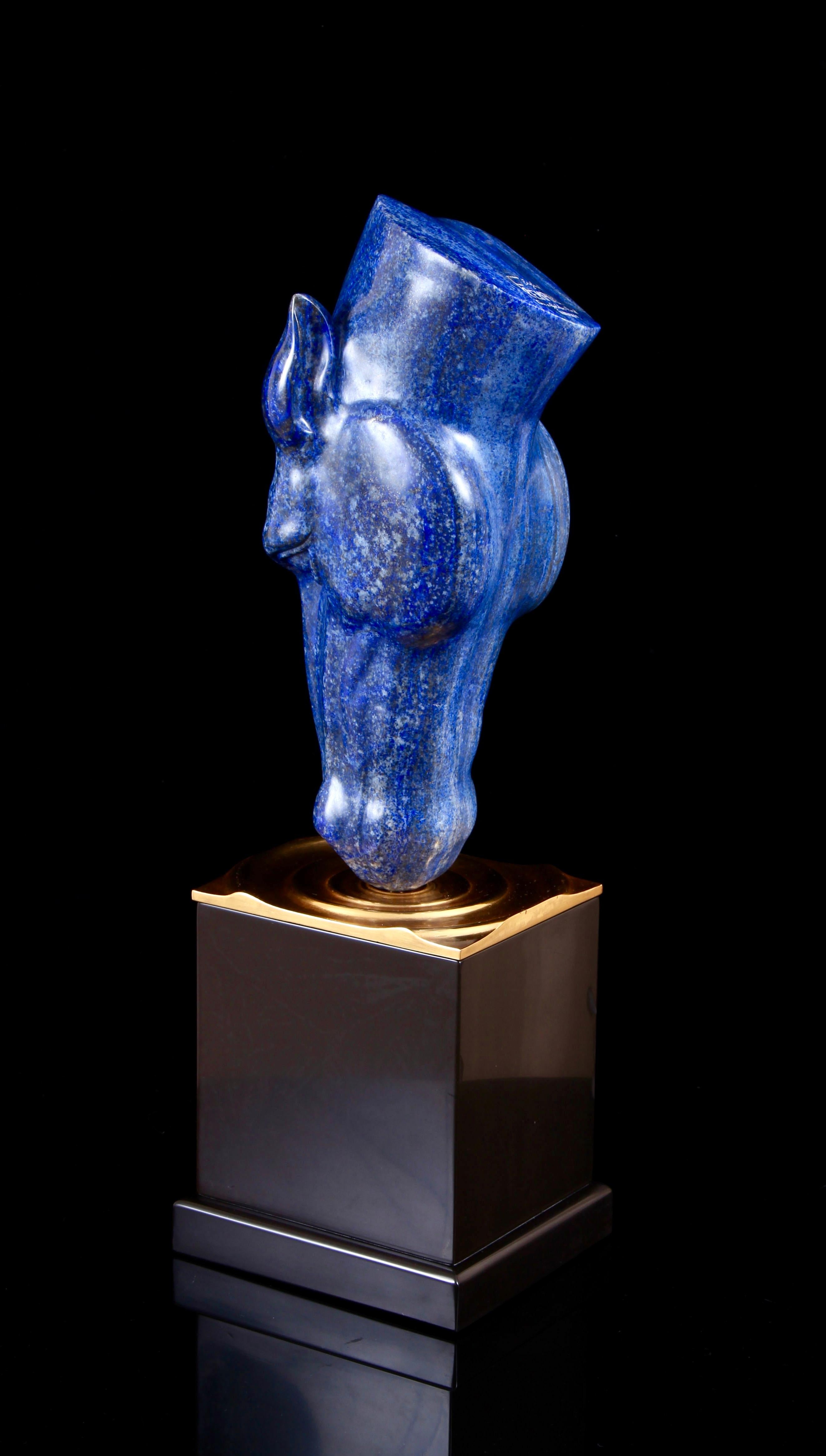 Englische Lapislazuli-Skulptur ''On A Golden Pond'', geschnitzt von Frempire im Angebot 2