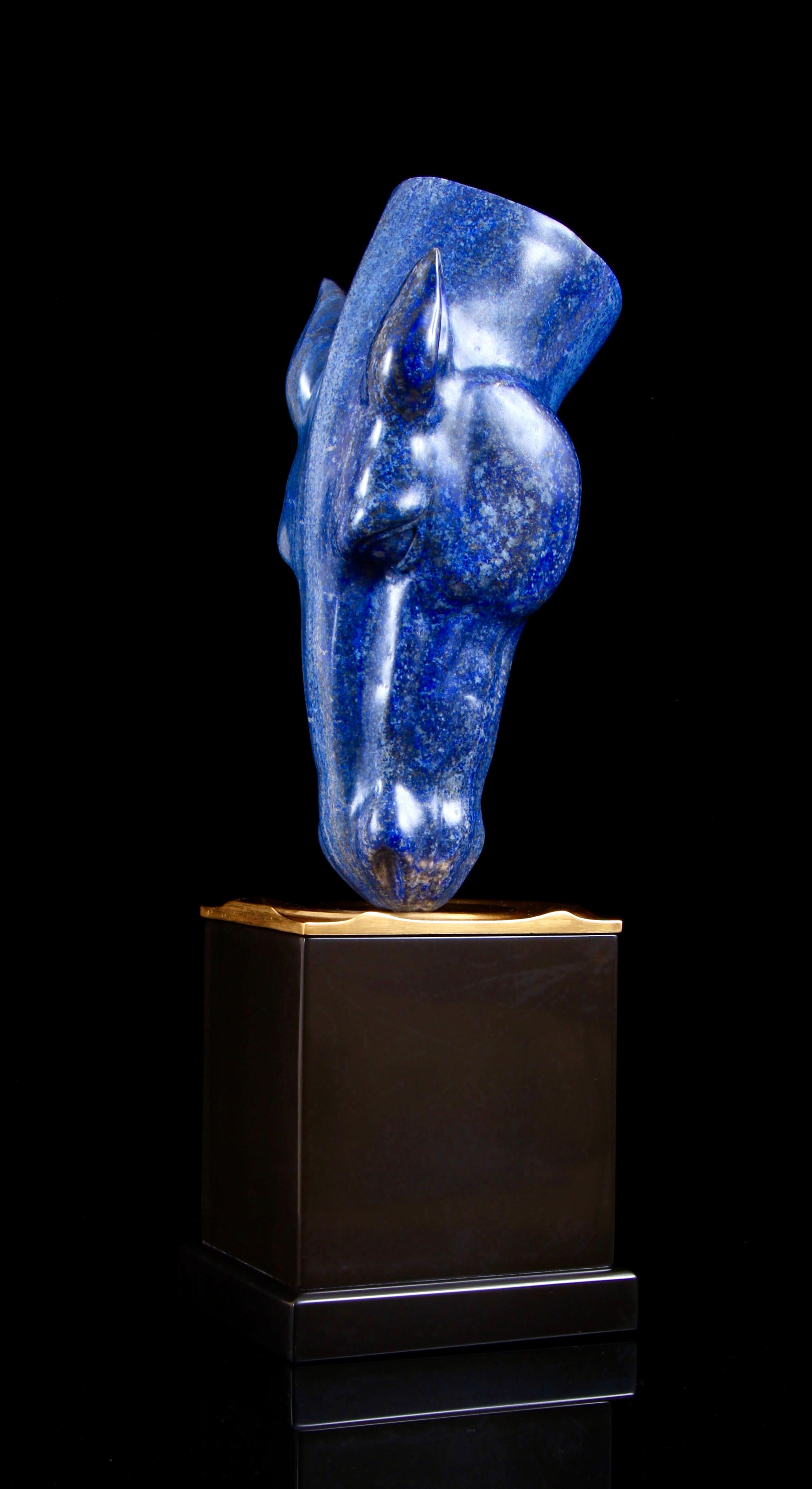 Englische Lapislazuli-Skulptur ''On A Golden Pond'', geschnitzt von Frempire (Neoklassisch) im Angebot
